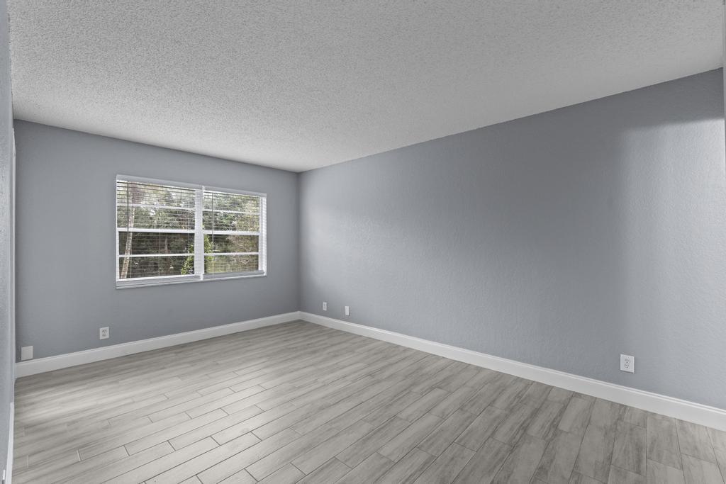 120 Sparrow #205, Royal Palm Beach FL 33411