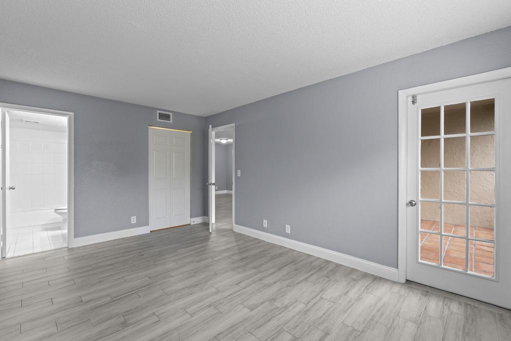 120 Sparrow #205, Royal Palm Beach FL 33411