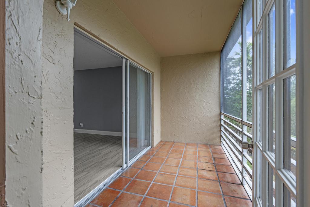 120 Sparrow #205, Royal Palm Beach FL 33411
