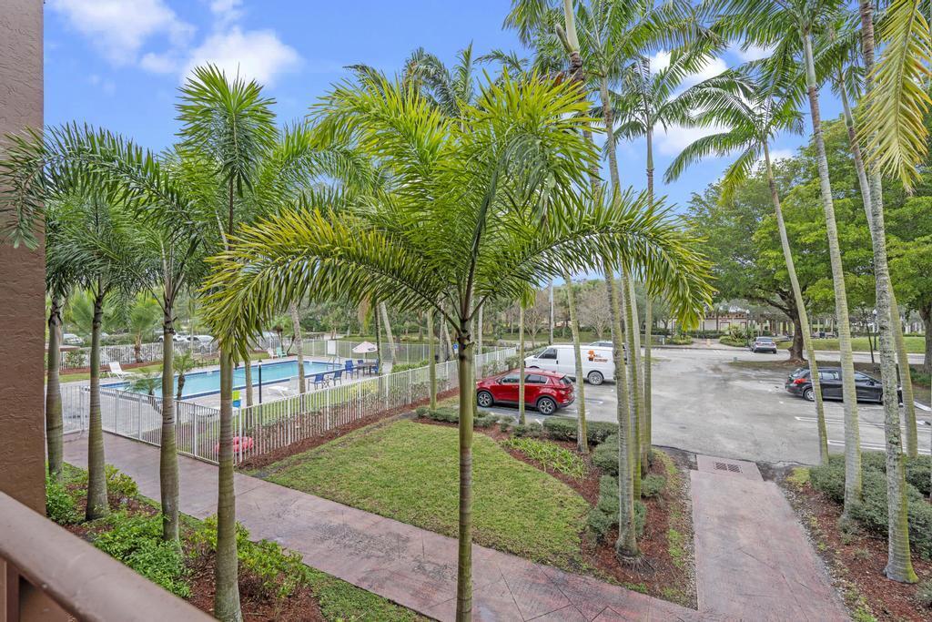 120 Sparrow #205, Royal Palm Beach FL 33411