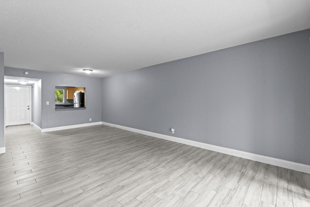 120 Sparrow #205, Royal Palm Beach FL 33411