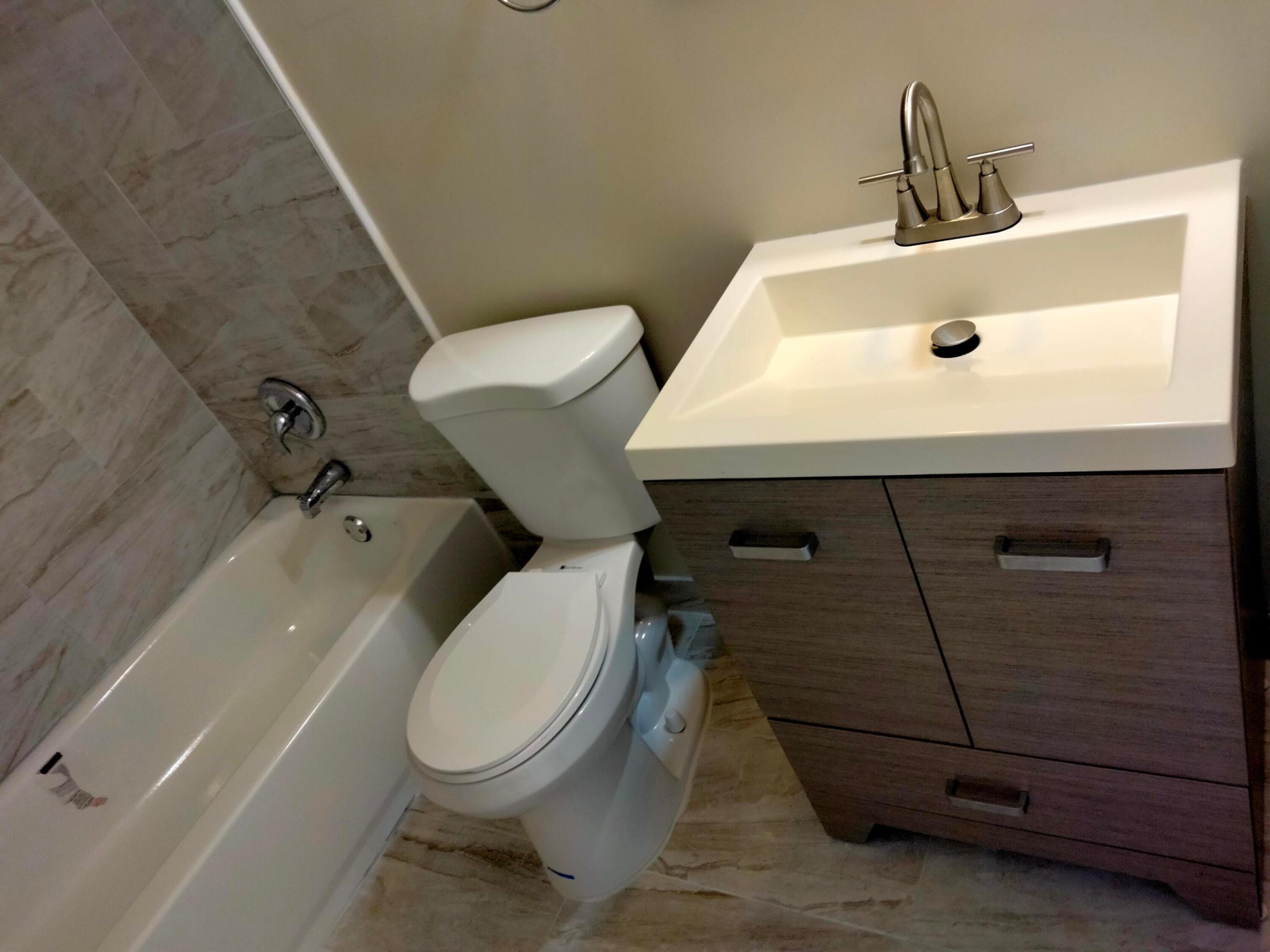 564 Holly ##1, Palm Beach Gardens FL 33410