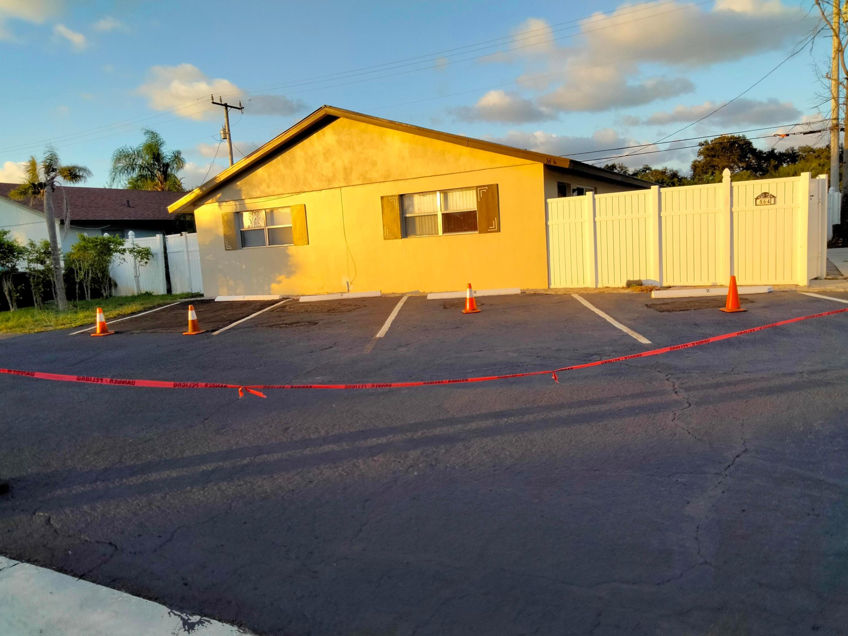 564 Holly ##1, Palm Beach Gardens FL 33410