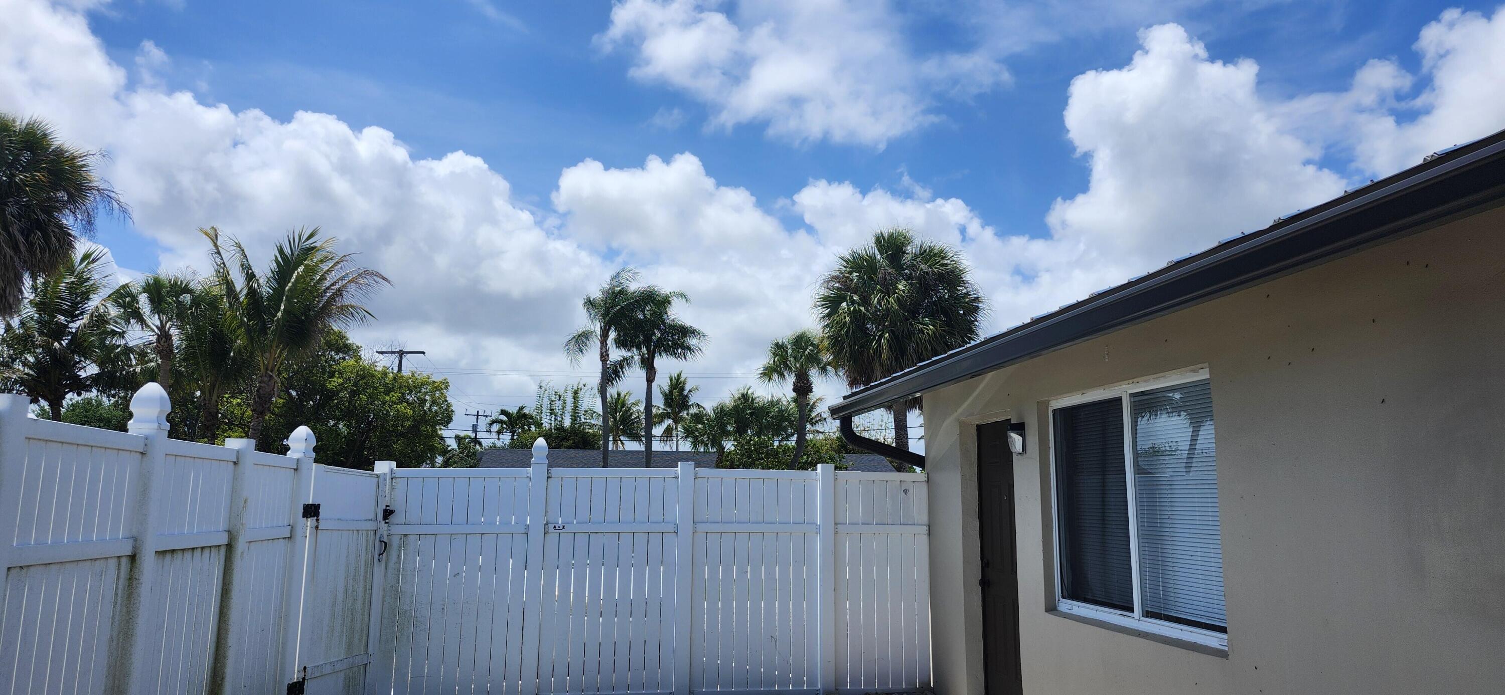 564 Holly ##1, Palm Beach Gardens FL 33410