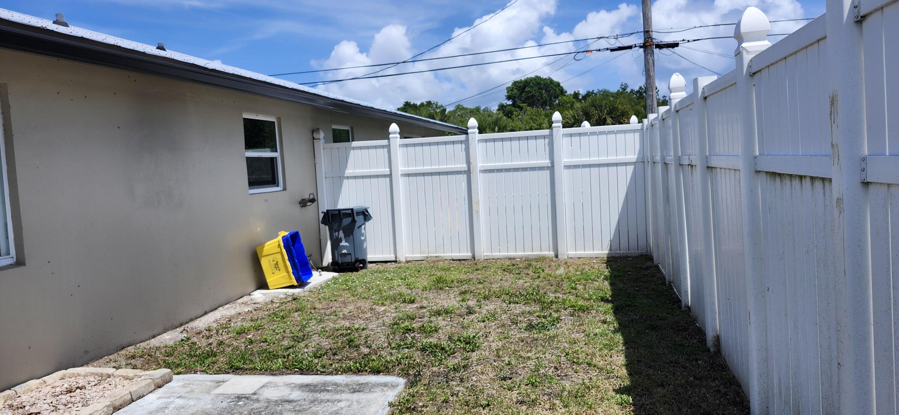 564 Holly ##1, Palm Beach Gardens FL 33410