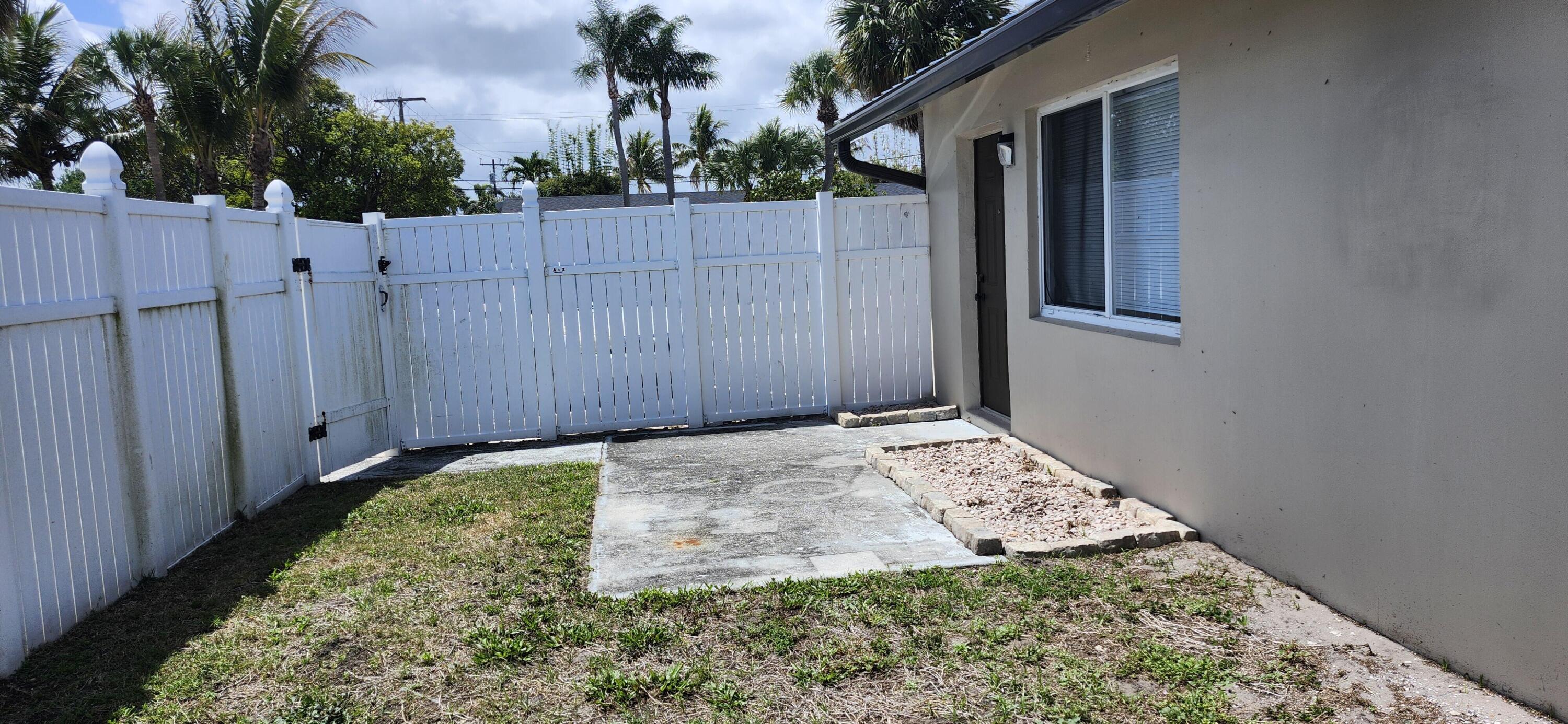 564 Holly ##1, Palm Beach Gardens FL 33410