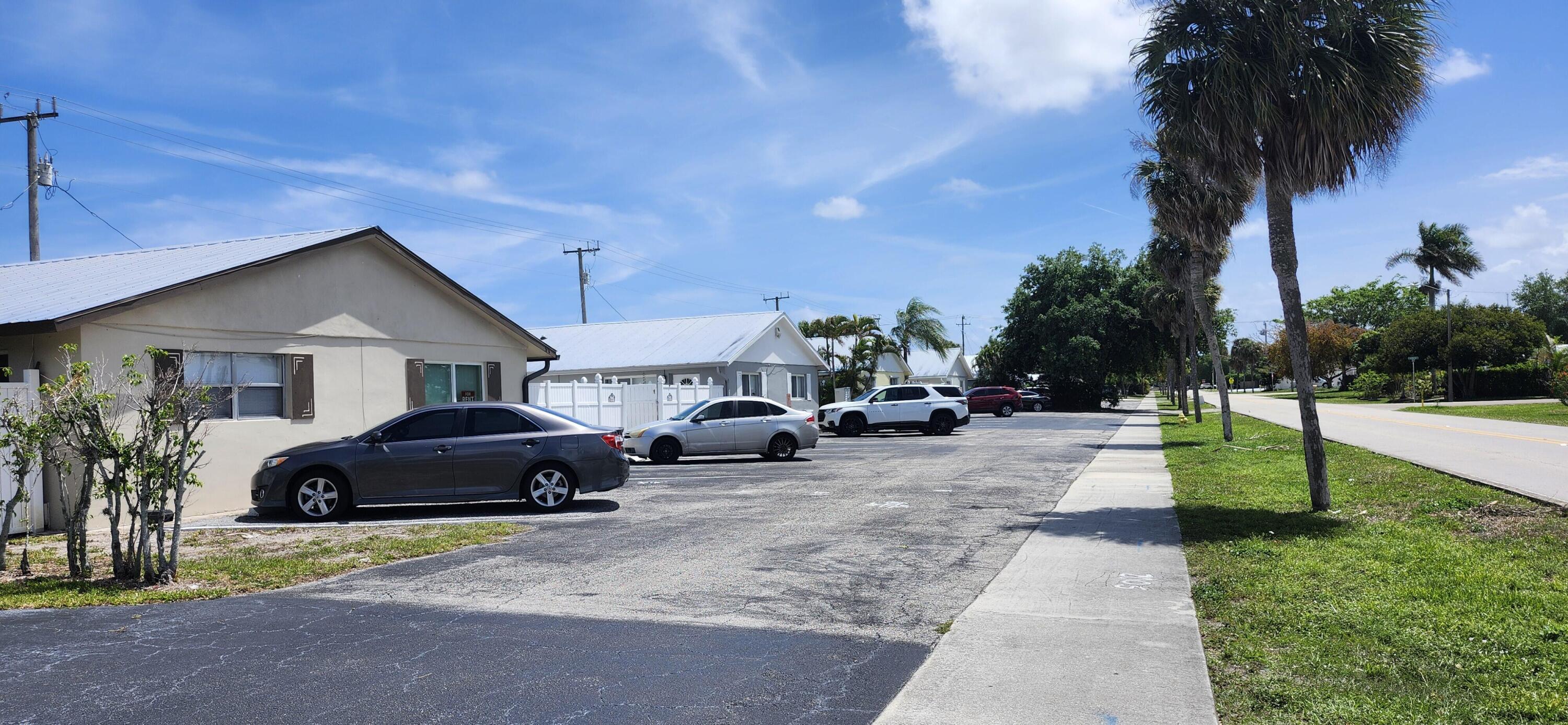 564 Holly ##1, Palm Beach Gardens FL 33410