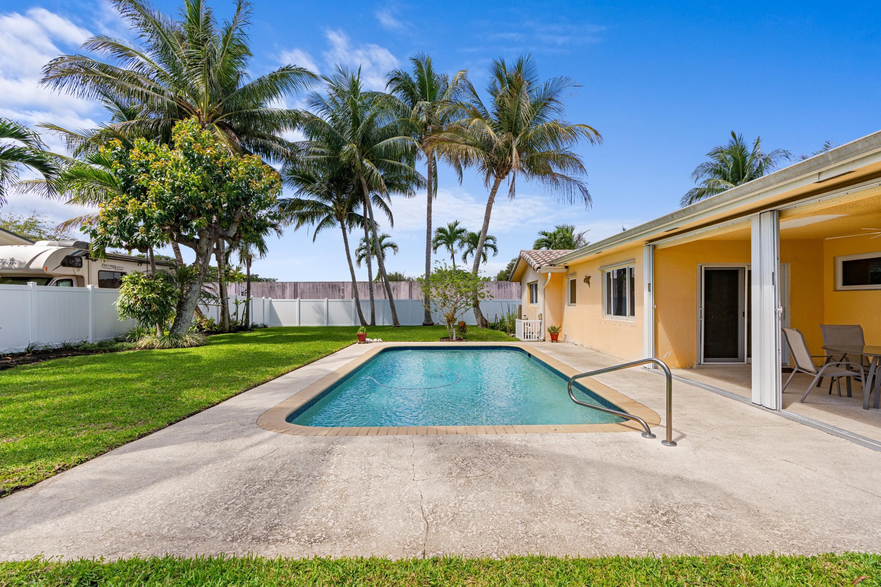 1570 SW 10th, Boca Raton FL 33486