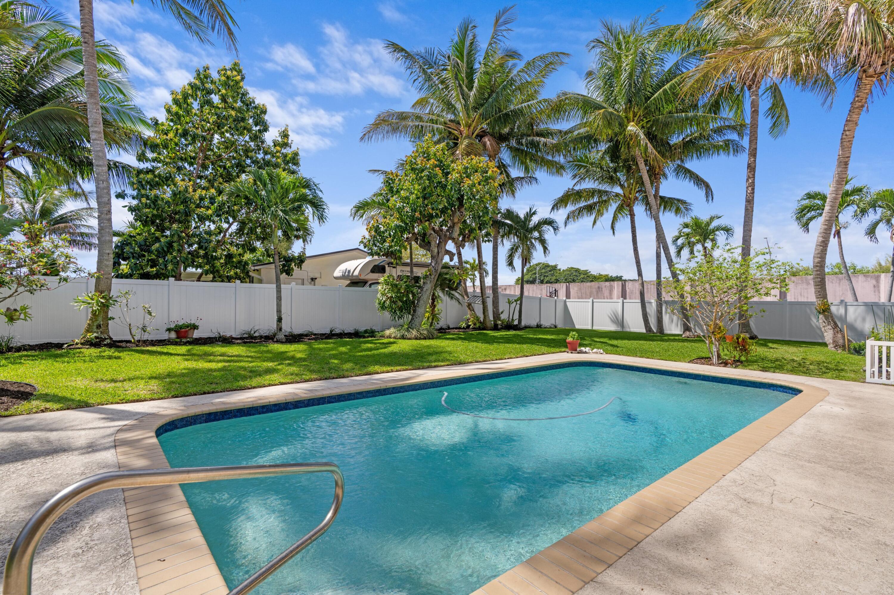 1570 SW 10th, Boca Raton FL 33486