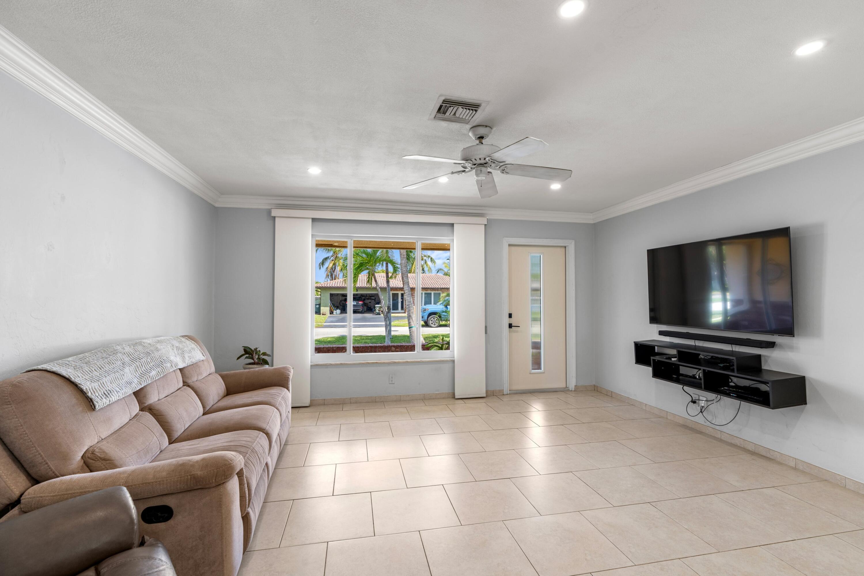 1570 SW 10th, Boca Raton FL 33486