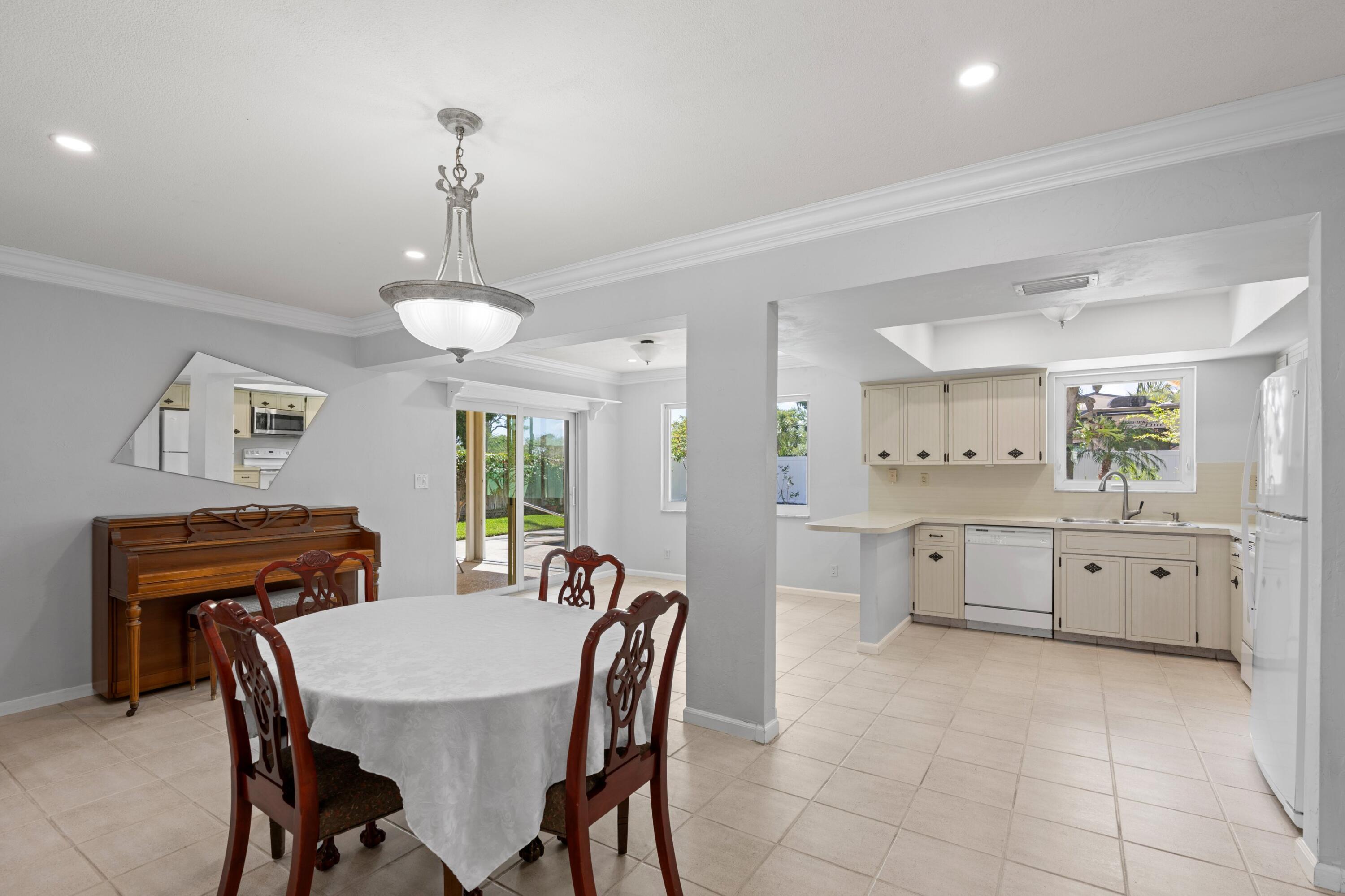 1570 SW 10th, Boca Raton FL 33486