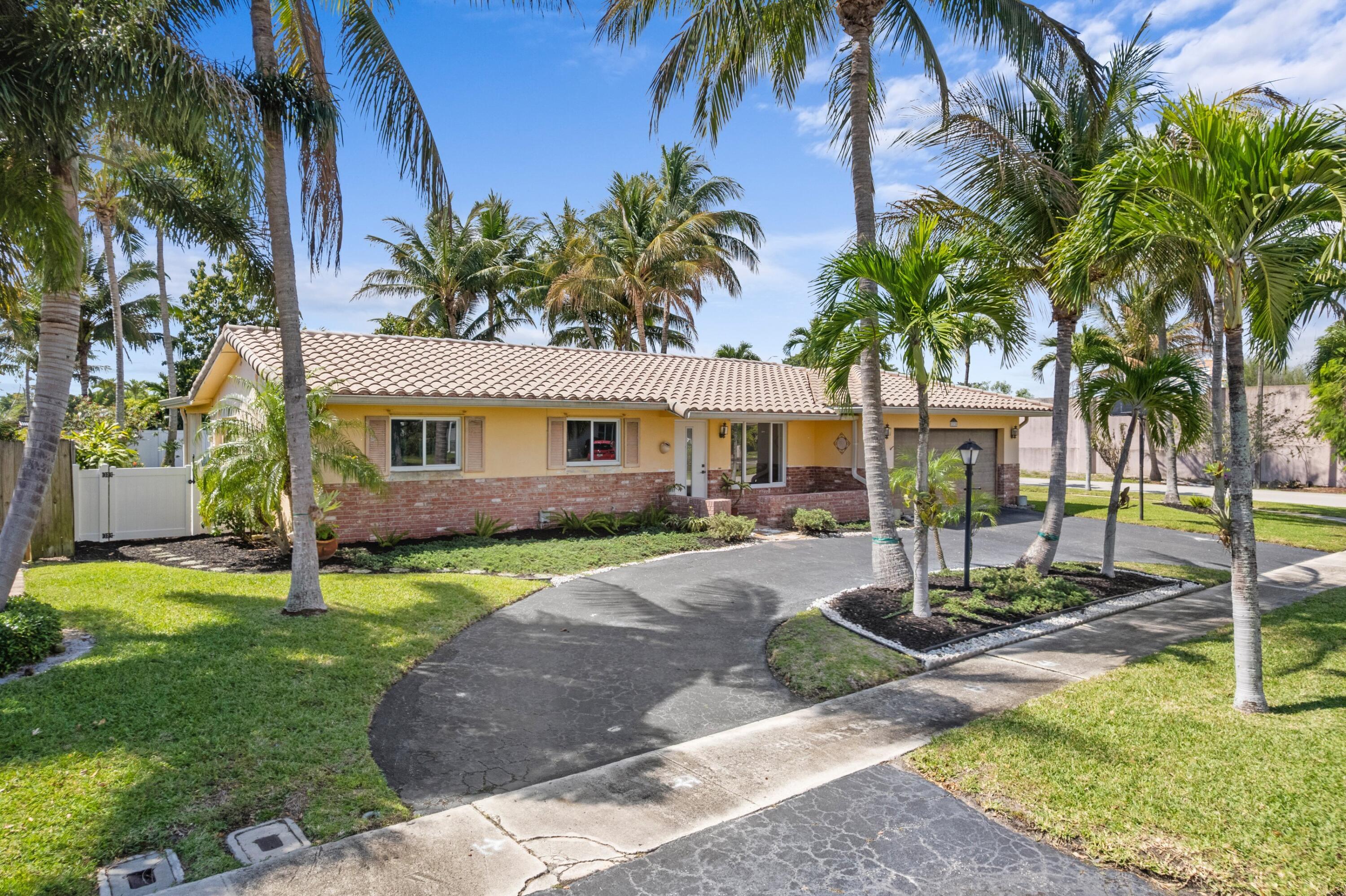 1570 SW 10th, Boca Raton FL 33486