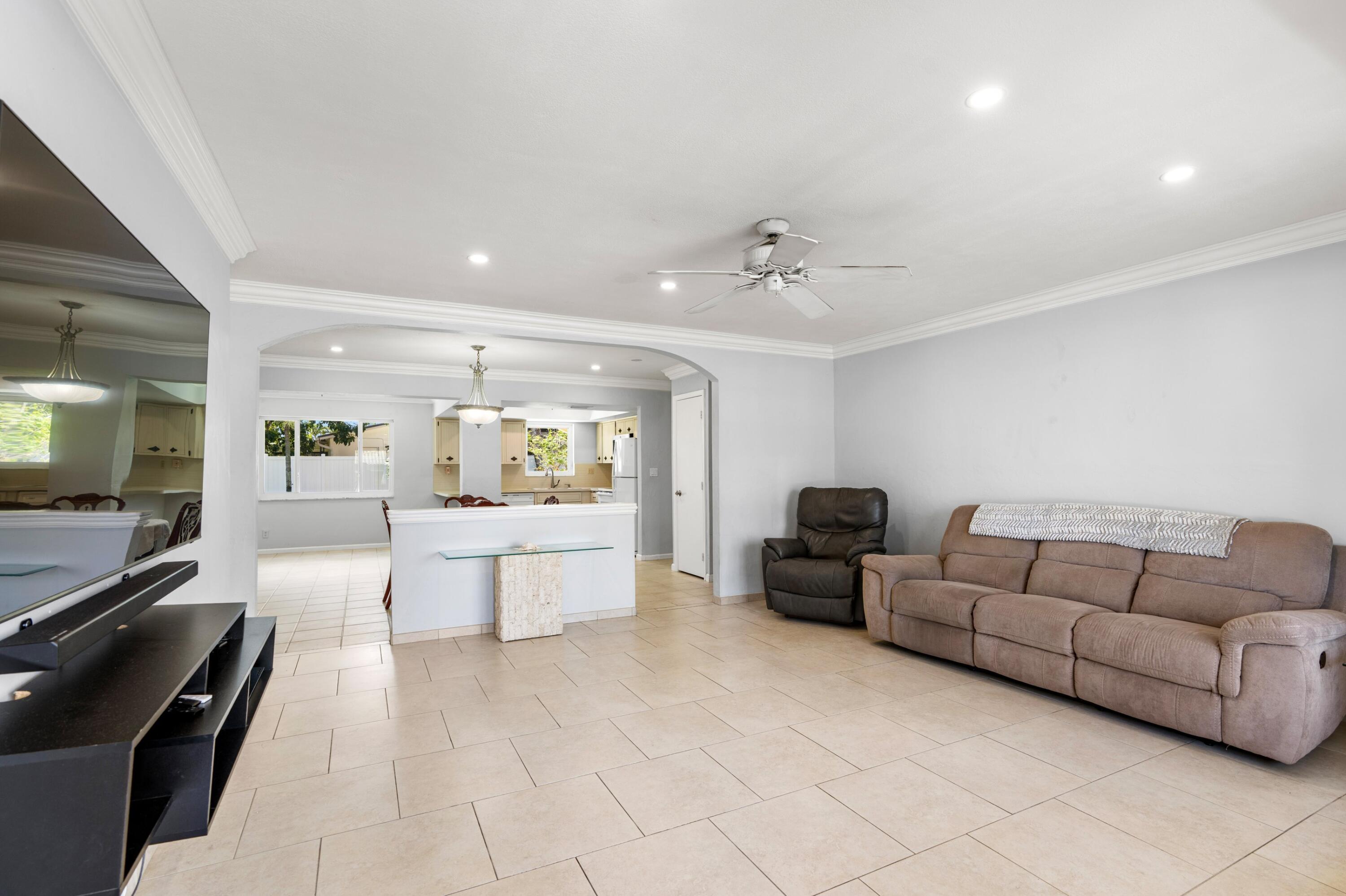 1570 SW 10th, Boca Raton FL 33486