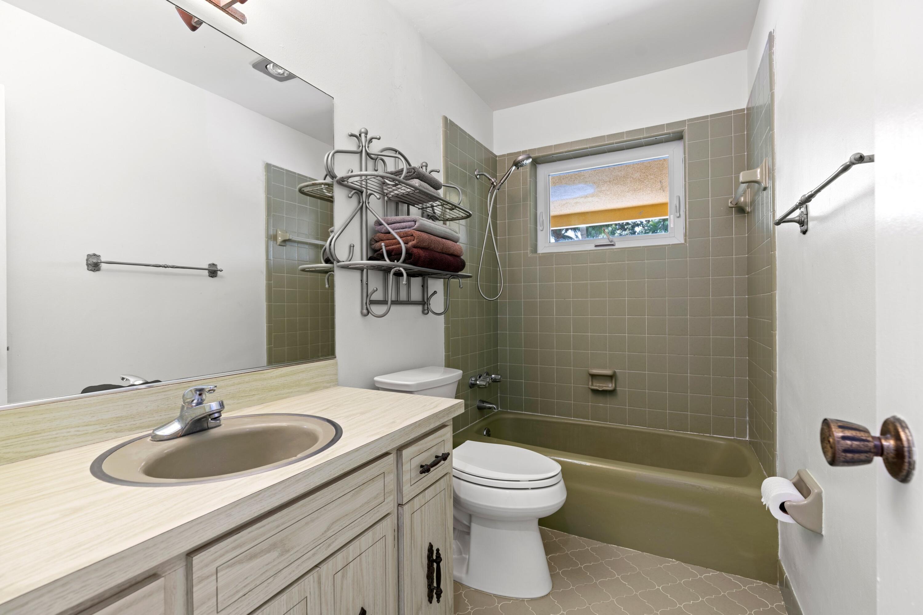 1570 SW 10th, Boca Raton FL 33486