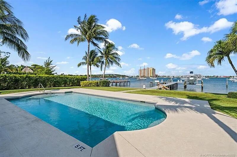 2941 Lake, Singer Island FL 33404