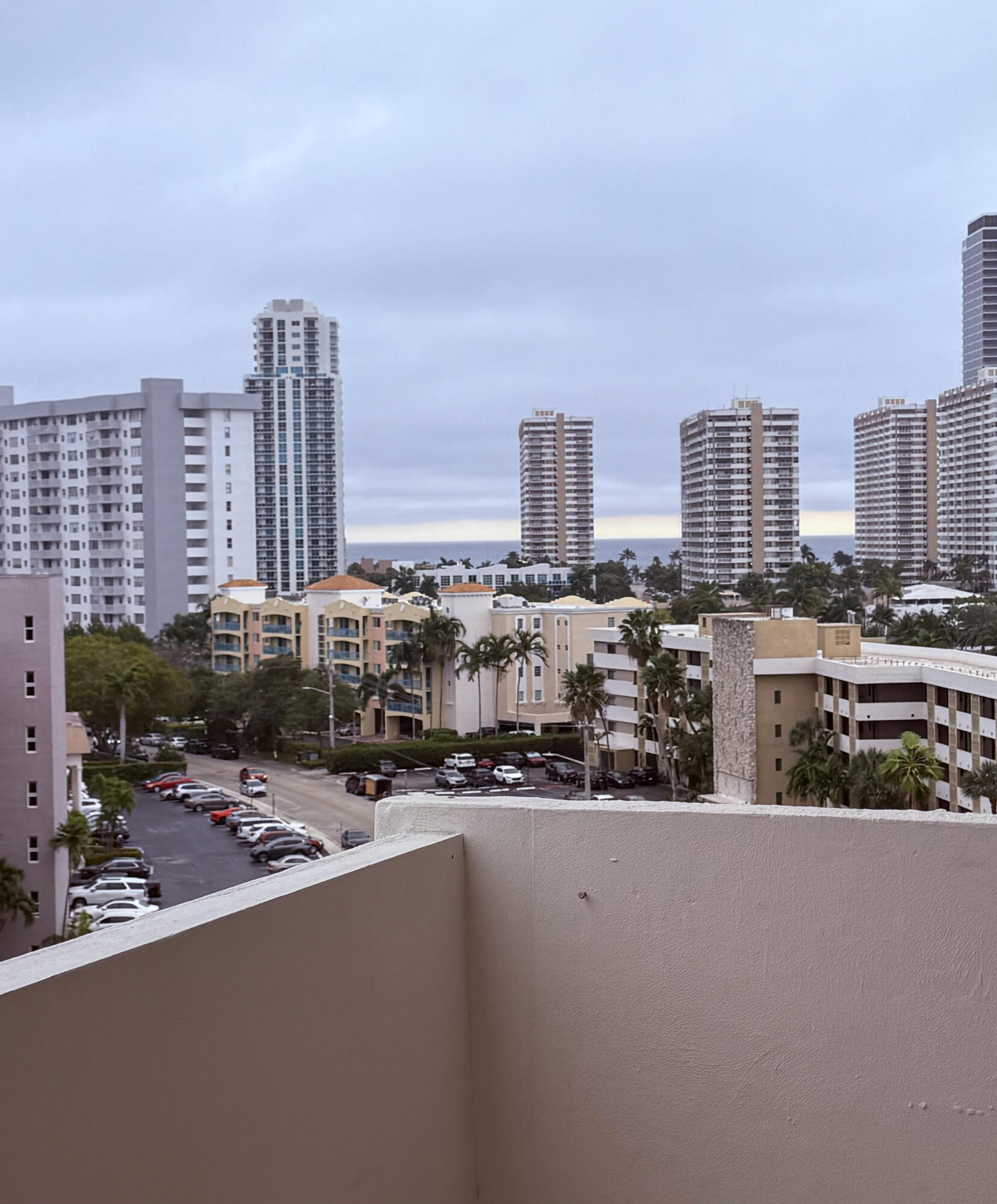 401 Golden Isles #913, Hallandale Beach FL 33009
