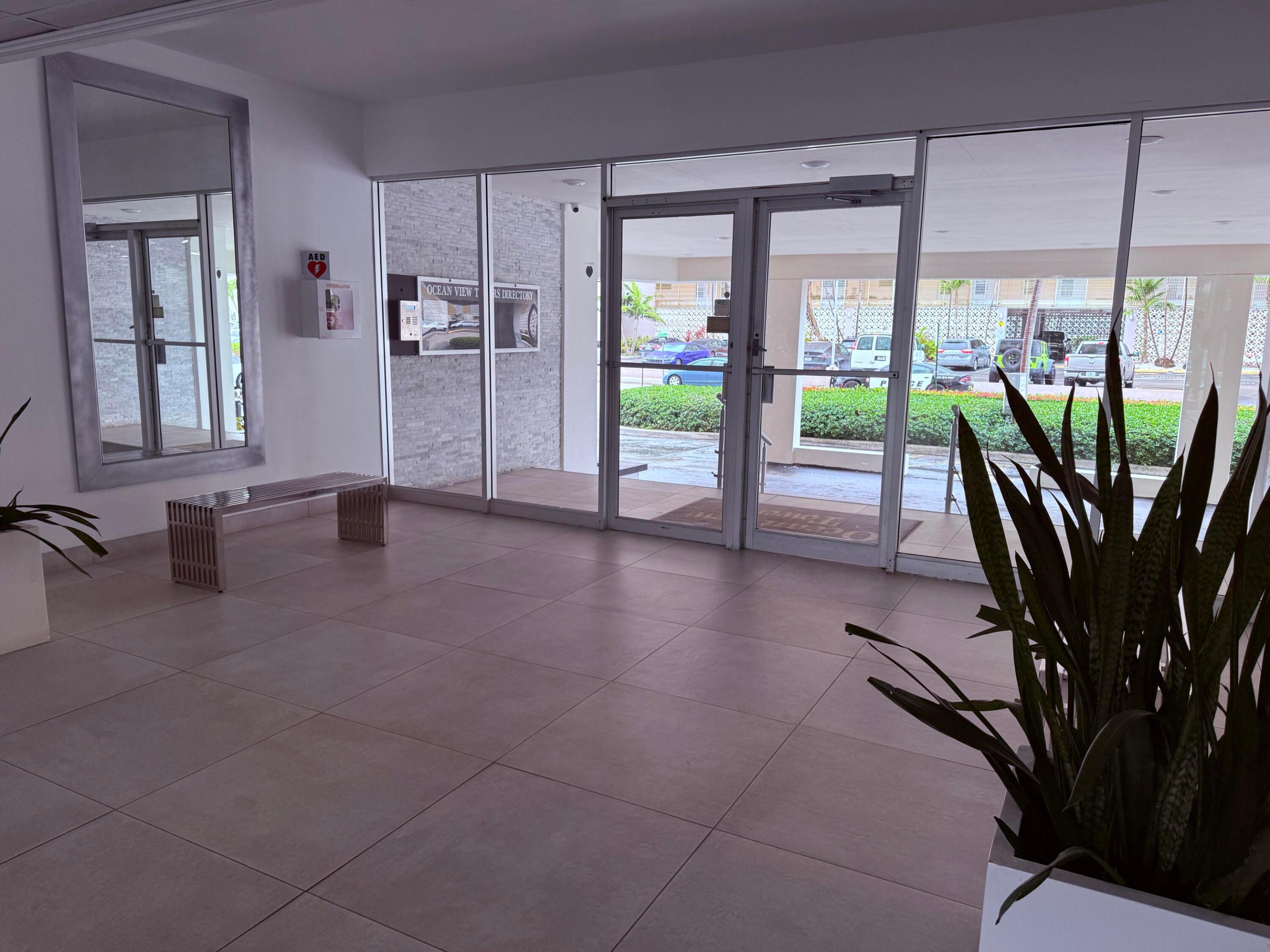 401 Golden Isles #913, Hallandale Beach FL 33009