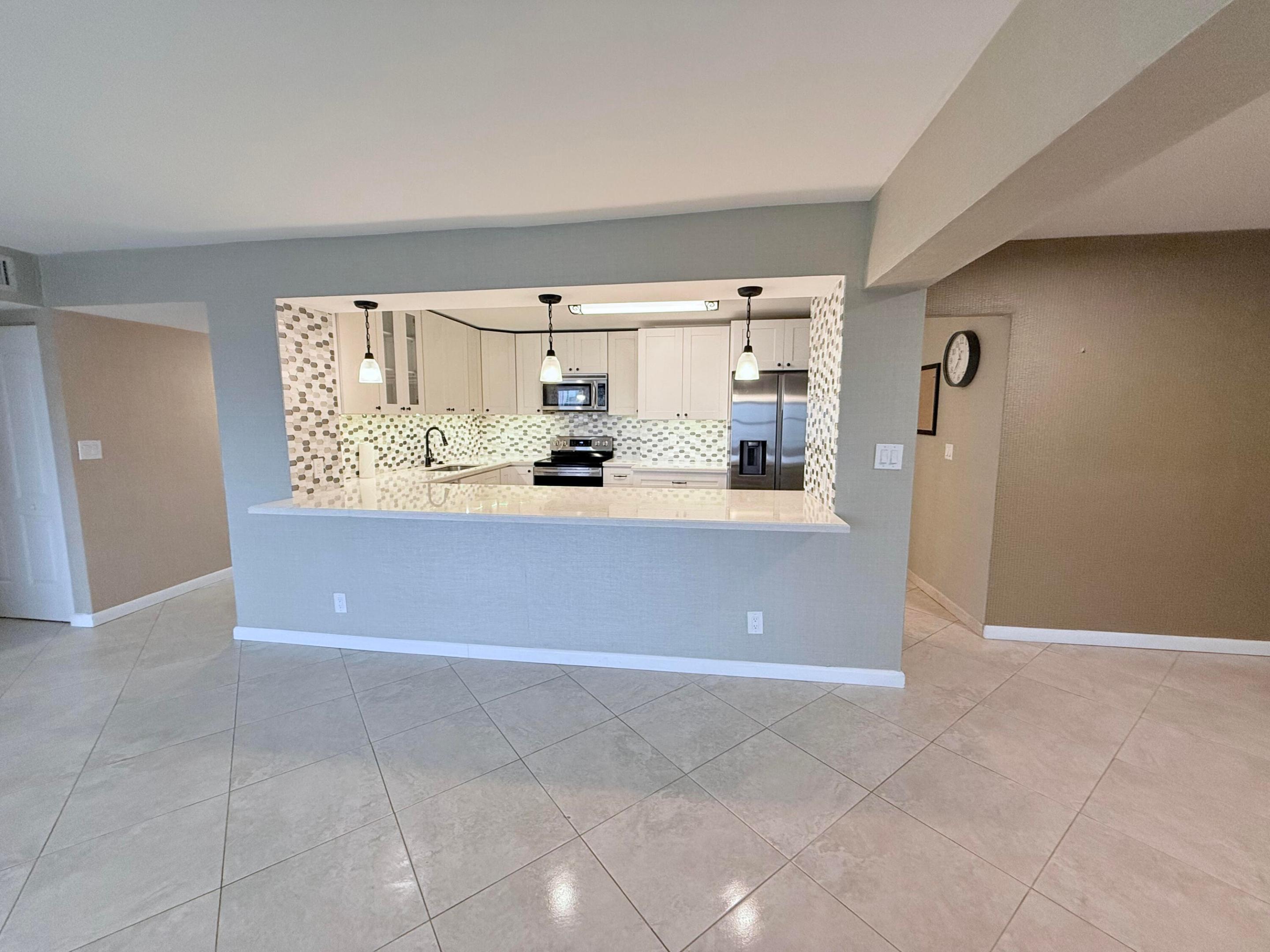 401 Golden Isles #913, Hallandale Beach FL 33009