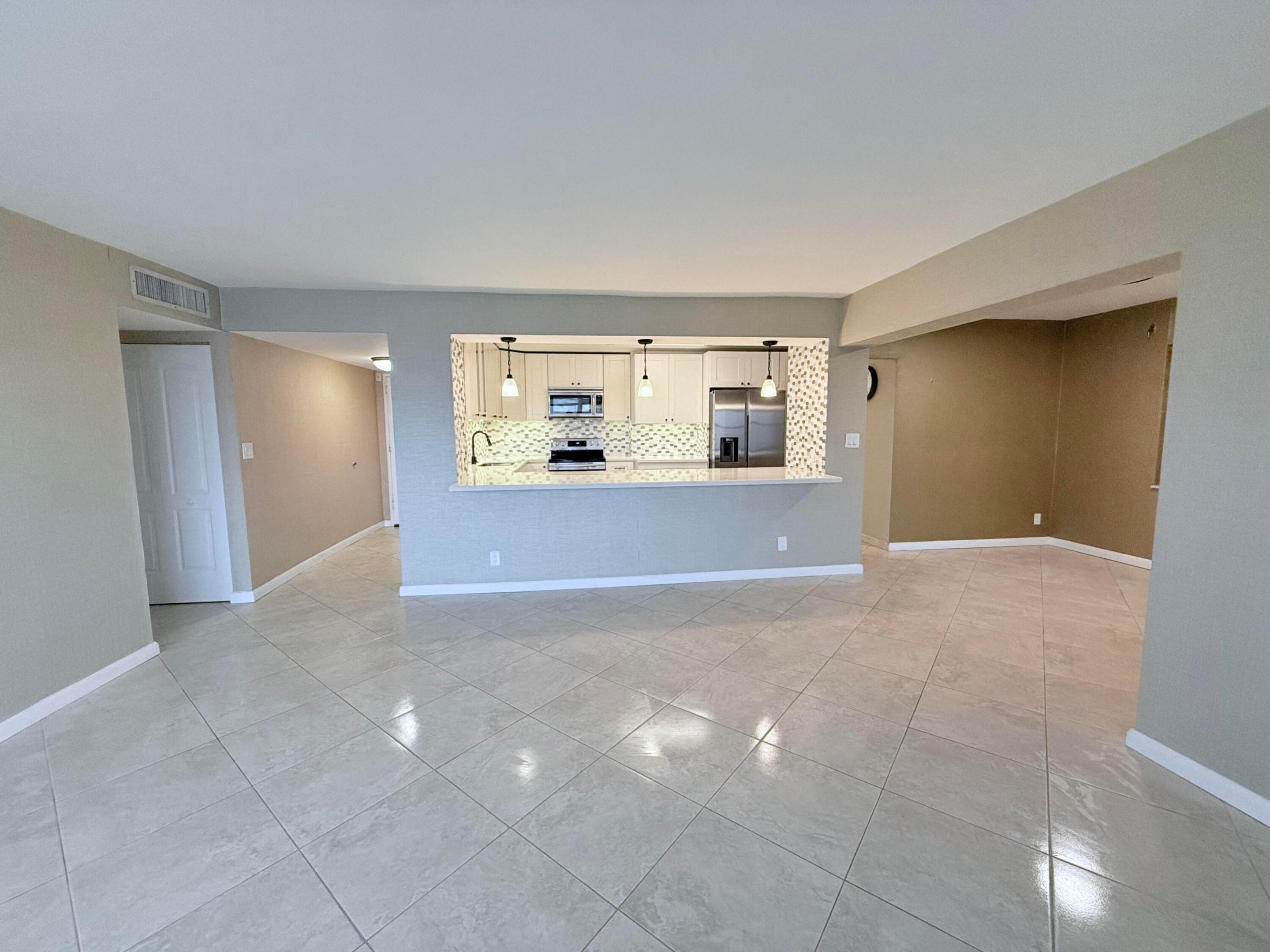 401 Golden Isles #913, Hallandale Beach FL 33009