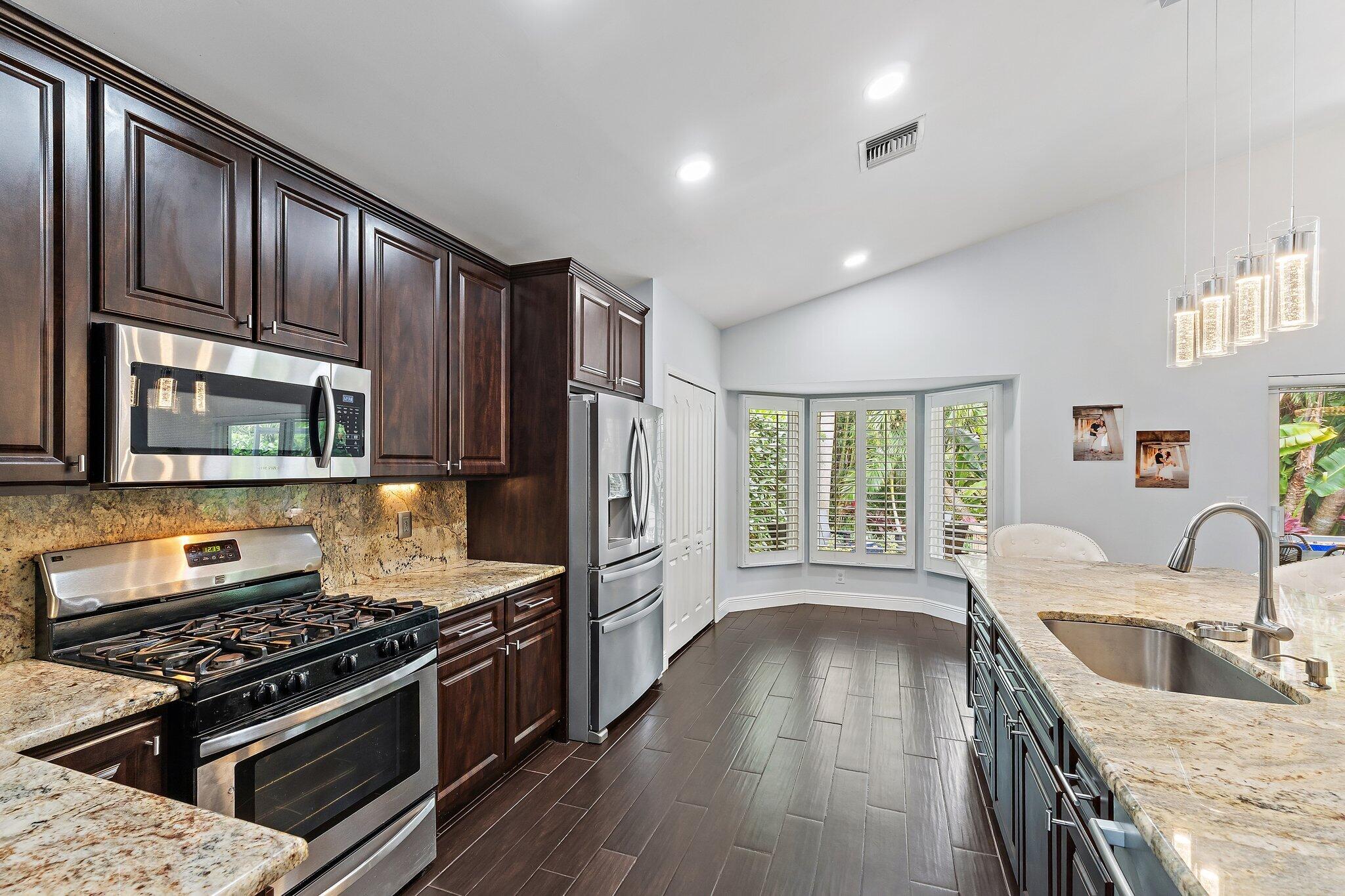 463 Woodview, Palm Beach Gardens FL 33418