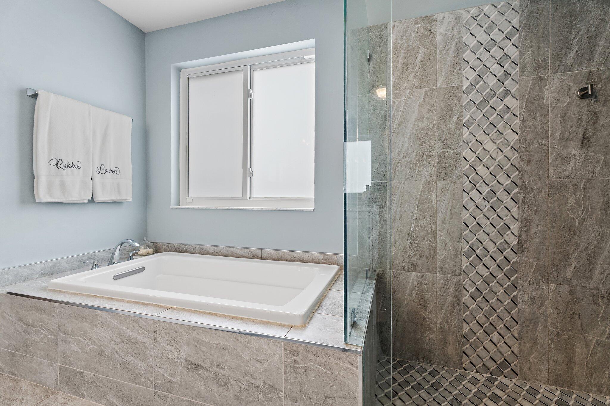 463 Woodview, Palm Beach Gardens FL 33418