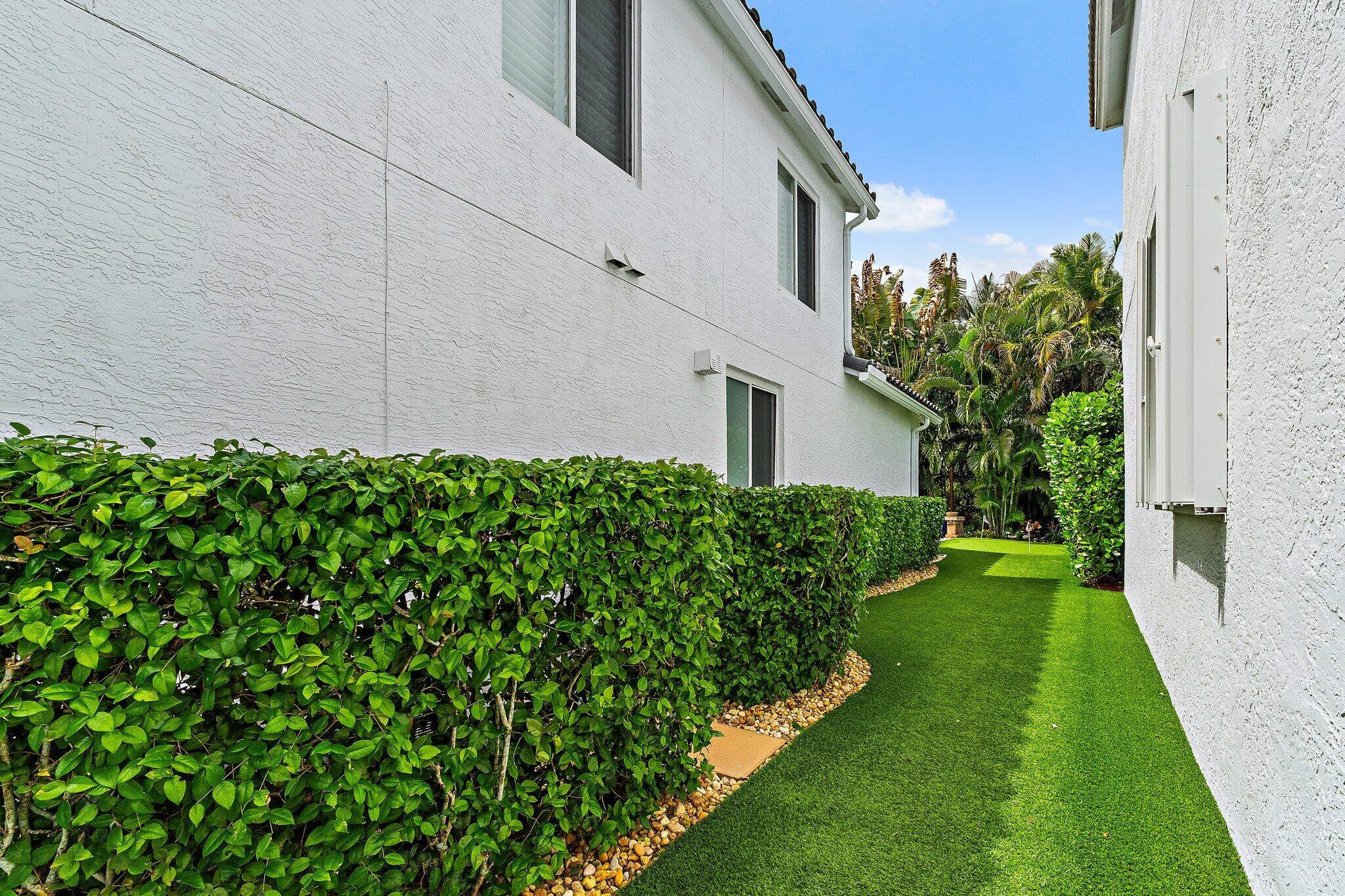 463 Woodview, Palm Beach Gardens FL 33418