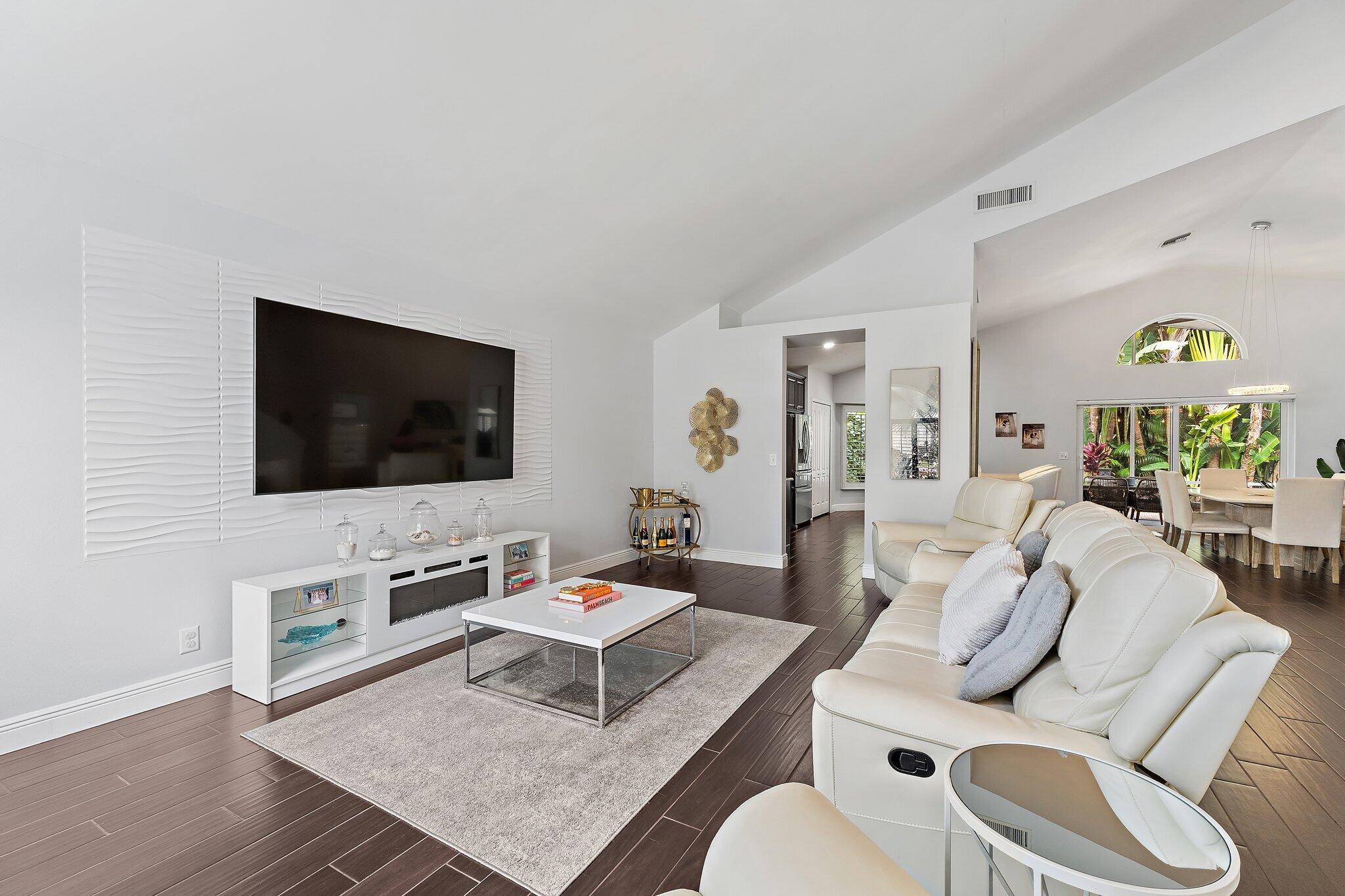 463 Woodview, Palm Beach Gardens FL 33418