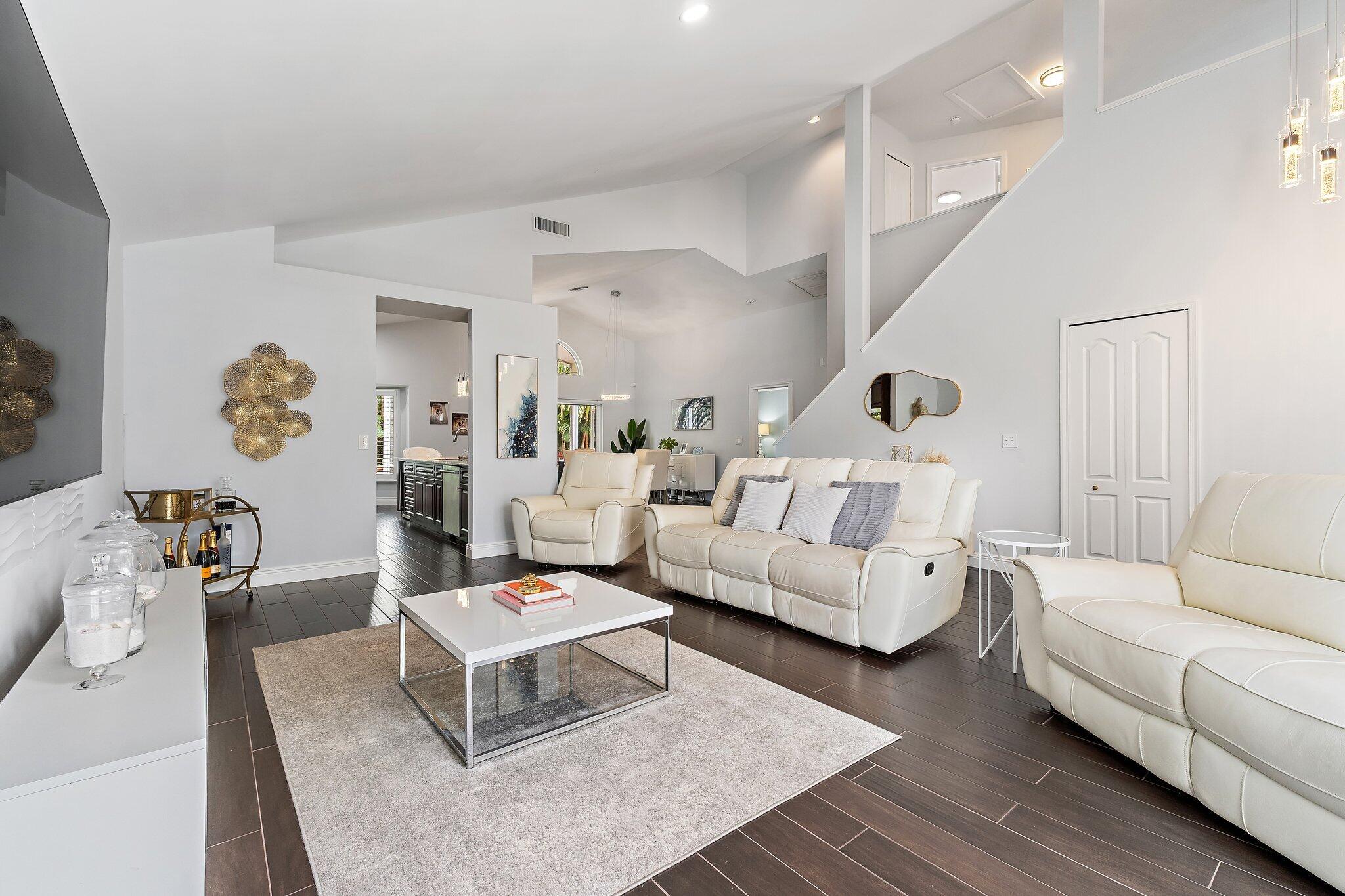 463 Woodview, Palm Beach Gardens FL 33418
