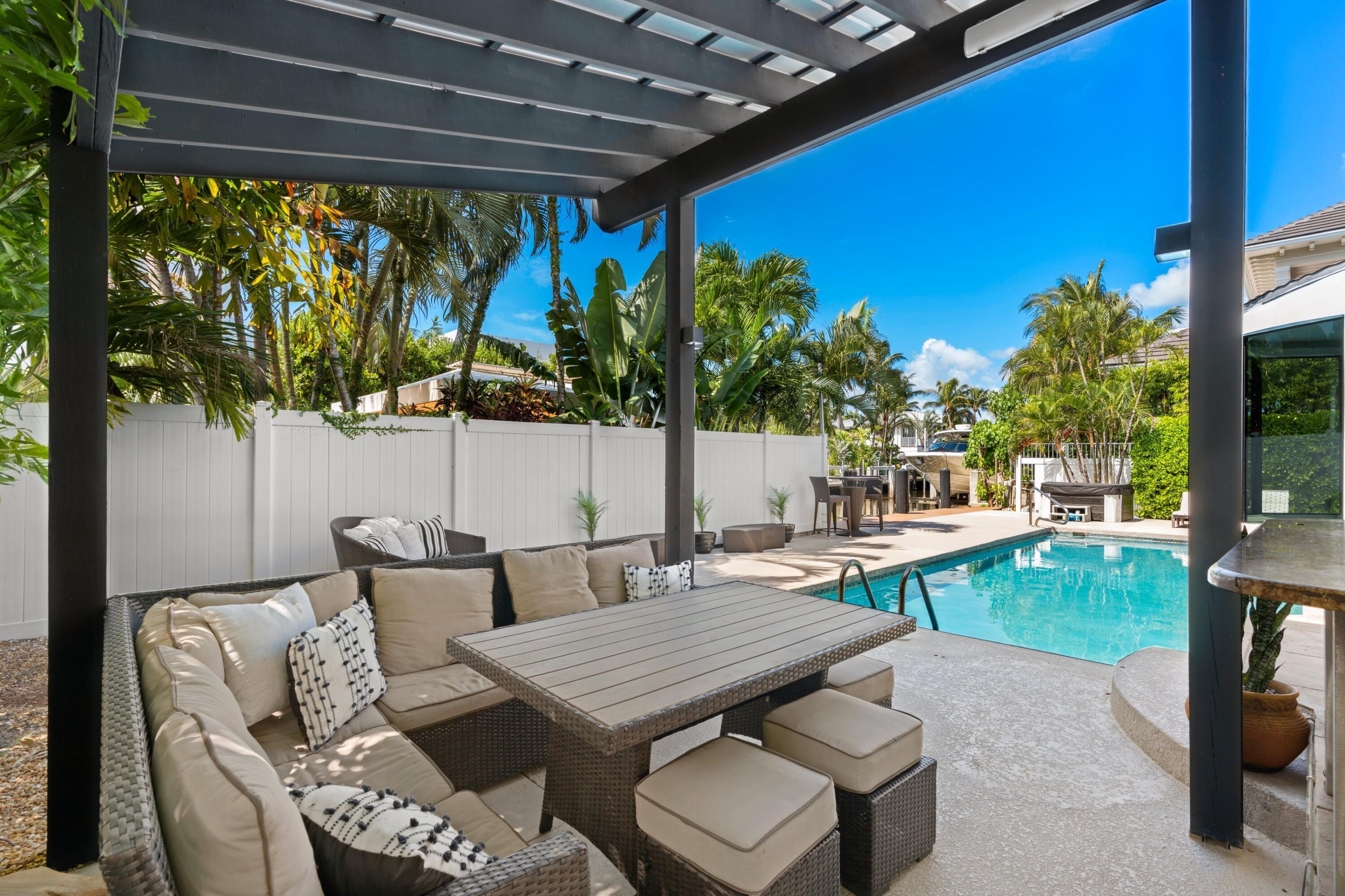 1050 Brooks, Delray Beach FL 33483