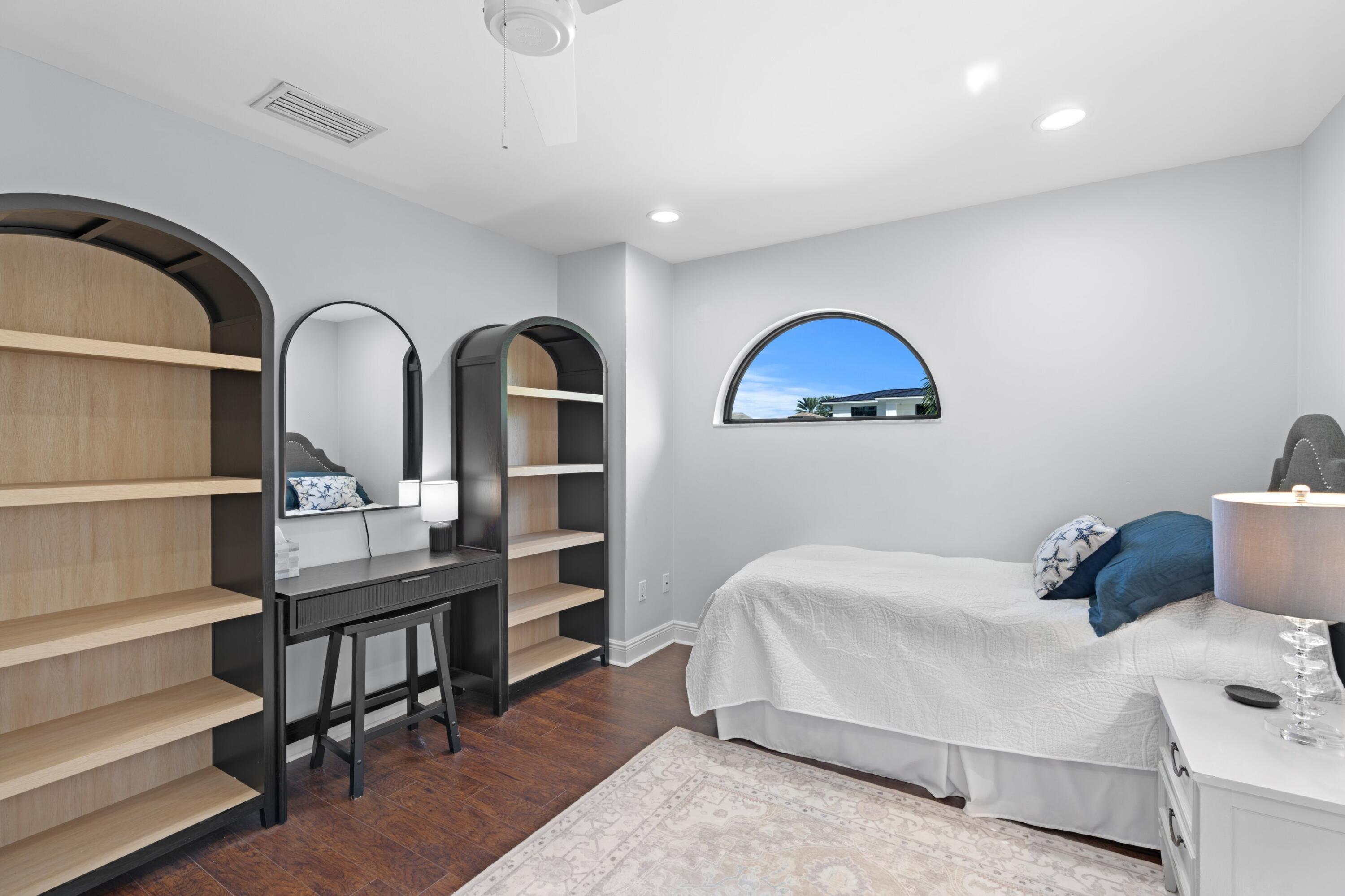 1050 Brooks, Delray Beach FL 33483