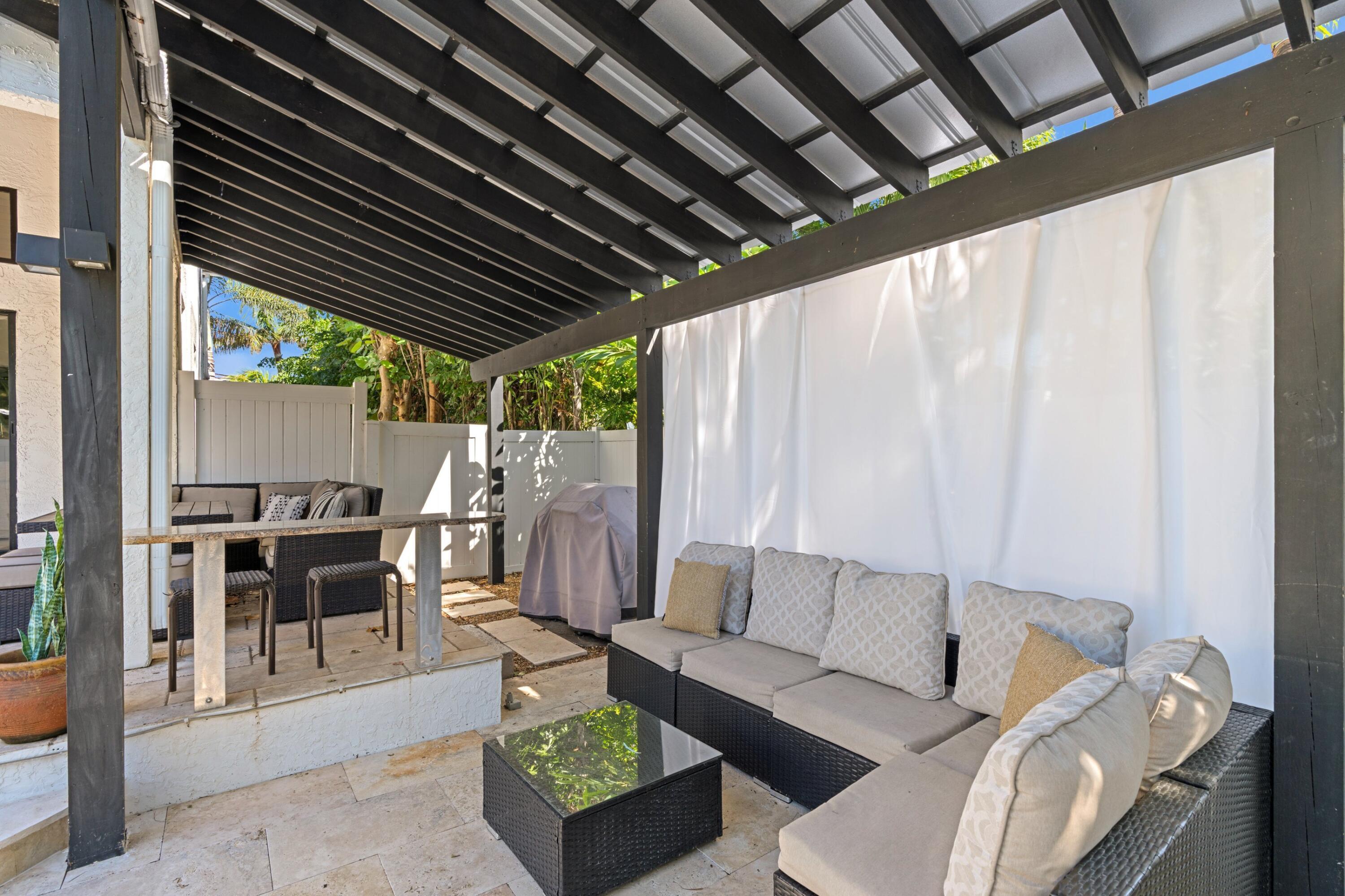 1050 Brooks, Delray Beach FL 33483
