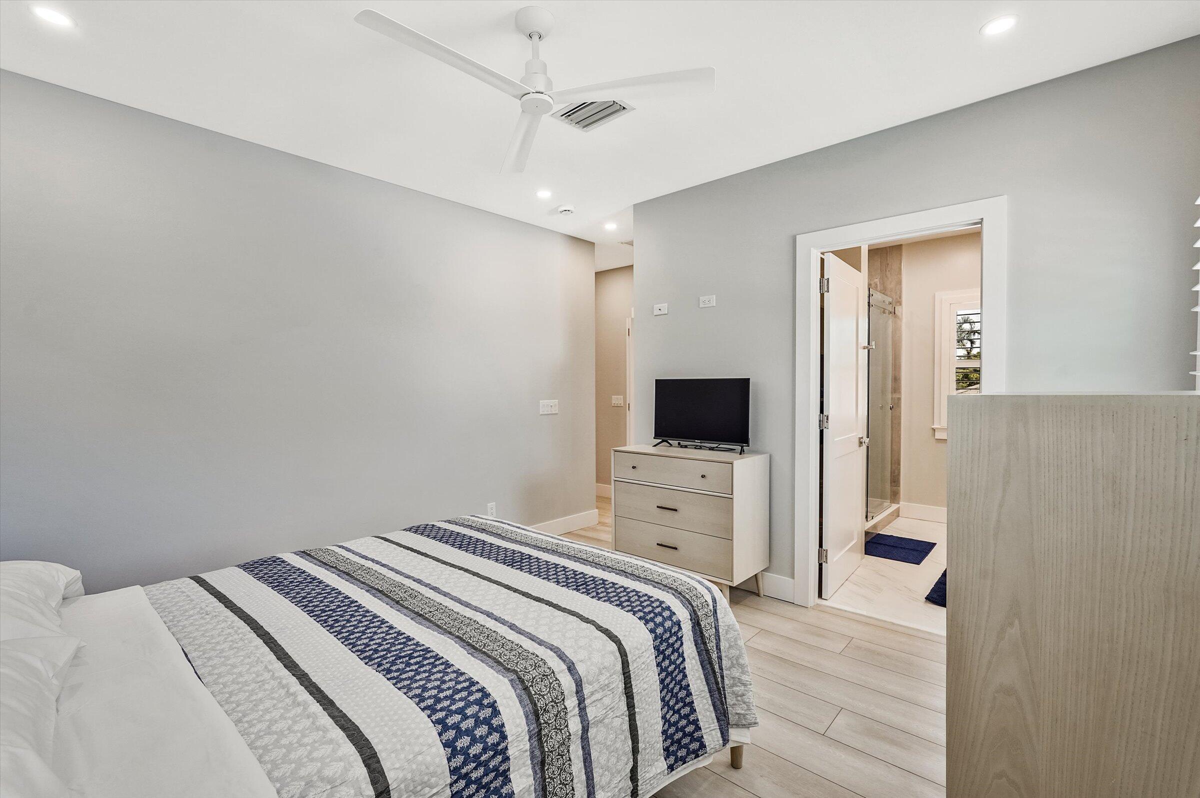 425 Hugh, Jupiter FL 33458