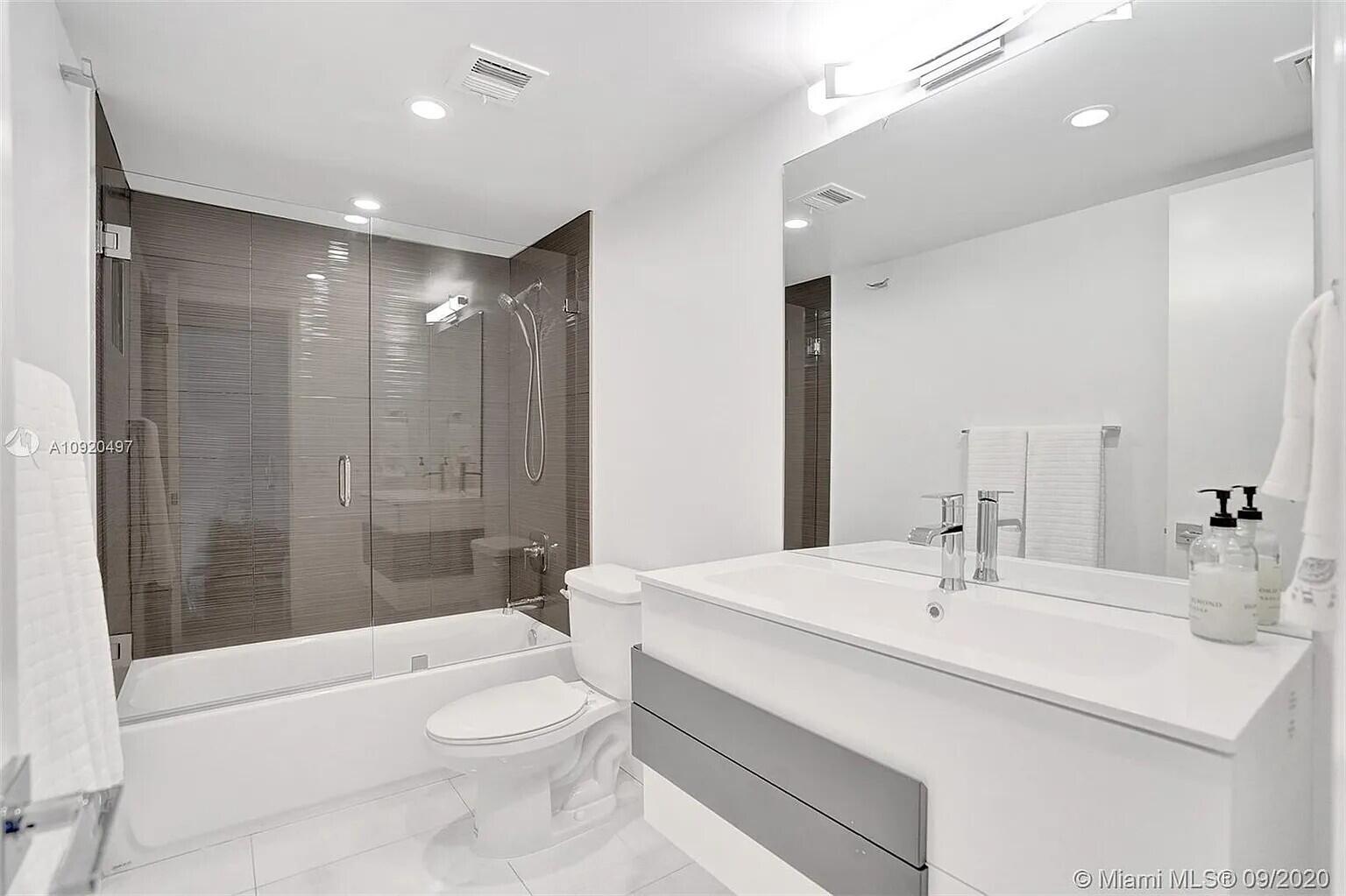 1350 River Reach #115, Fort Lauderdale FL 33315