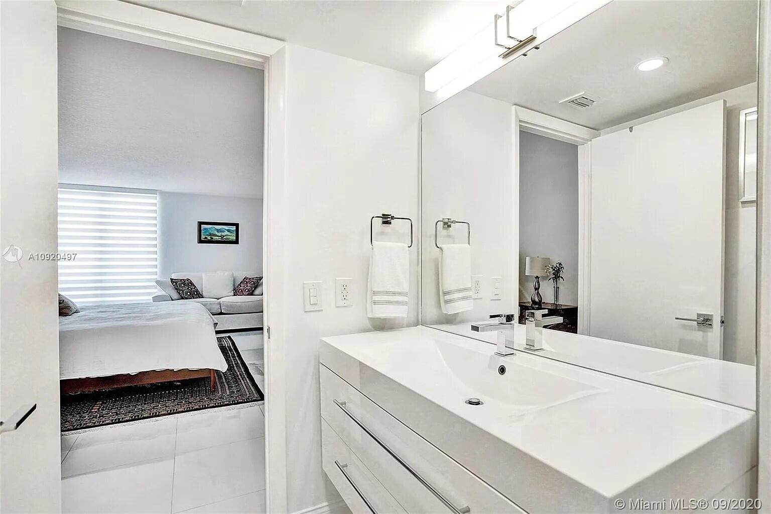 1350 River Reach #115, Fort Lauderdale FL 33315