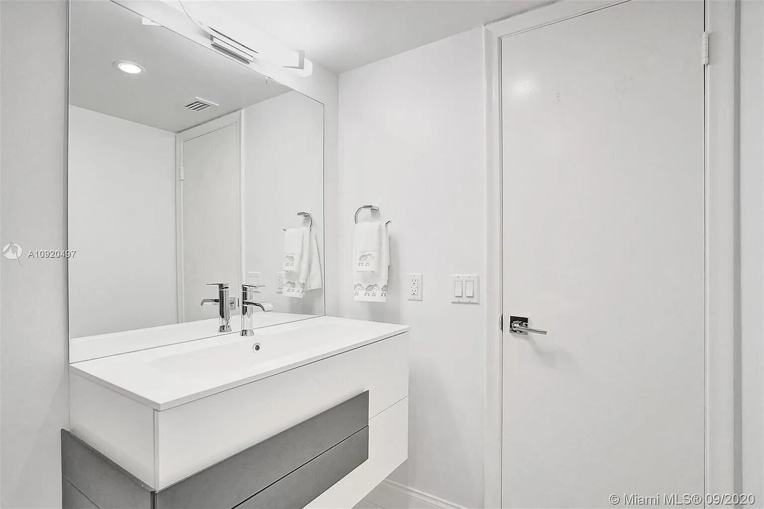 1350 River Reach #115, Fort Lauderdale FL 33315