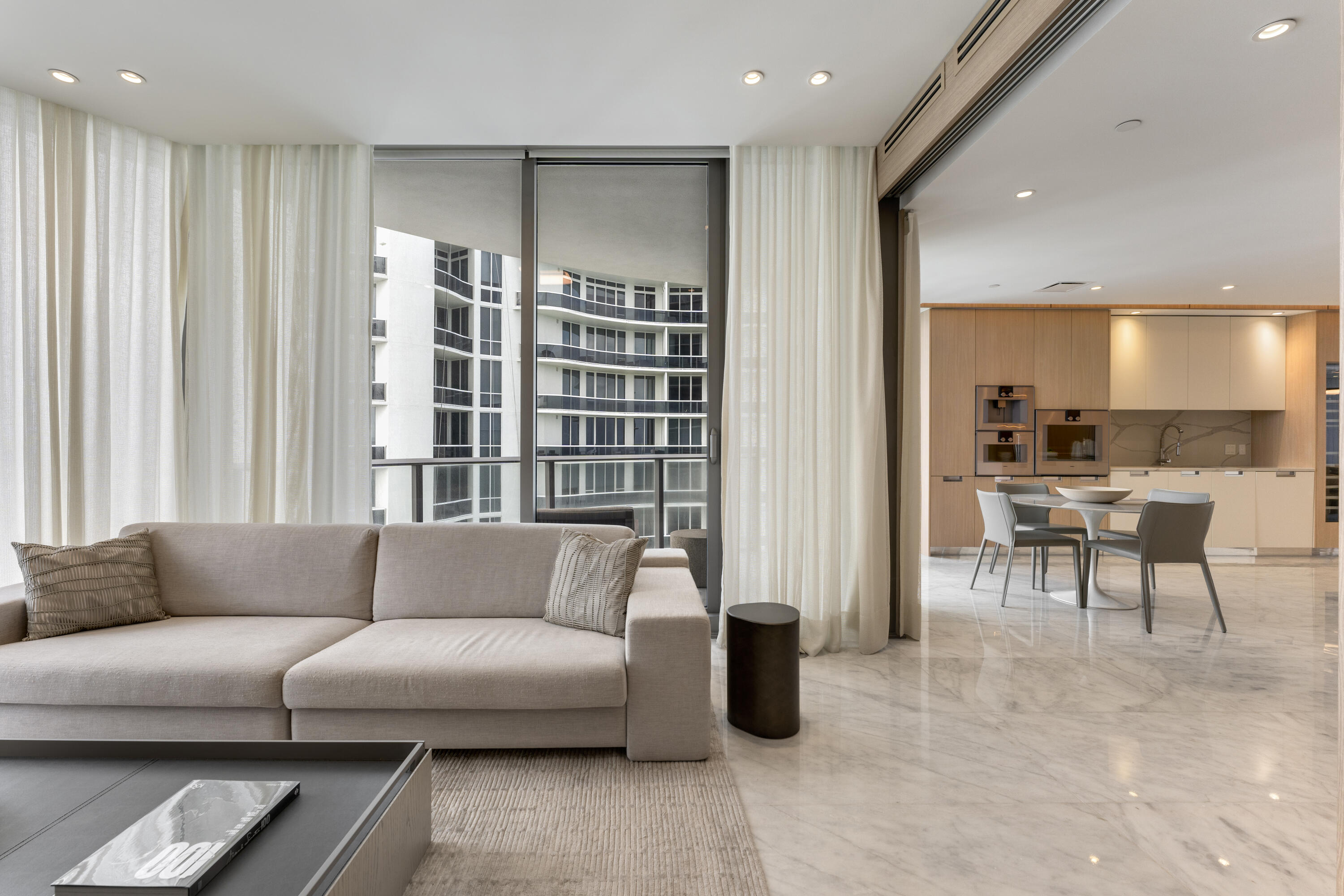 15701 Collins #3901, Sunny Isles Beach FL 33160