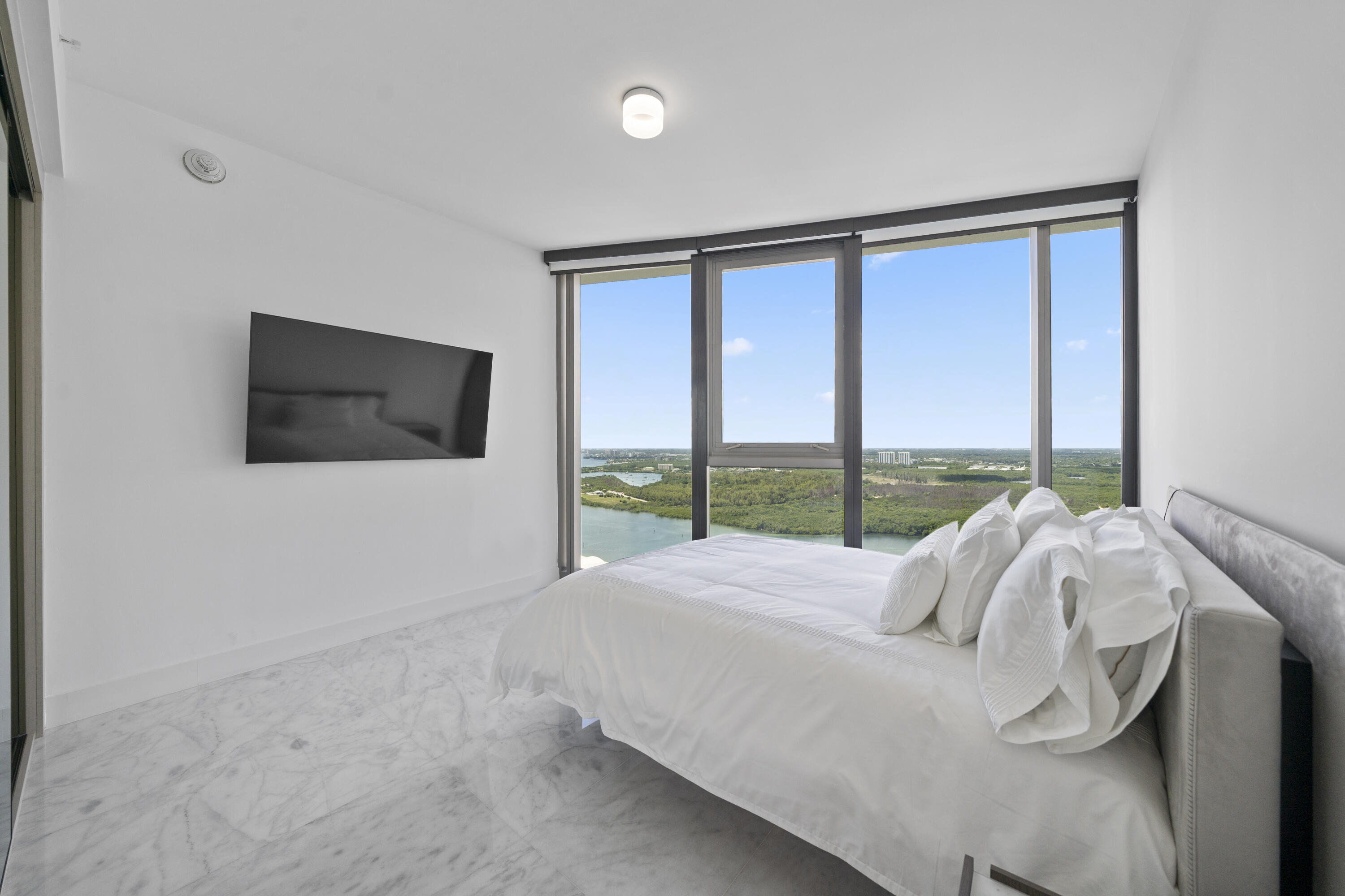15701 Collins #3901, Sunny Isles Beach FL 33160
