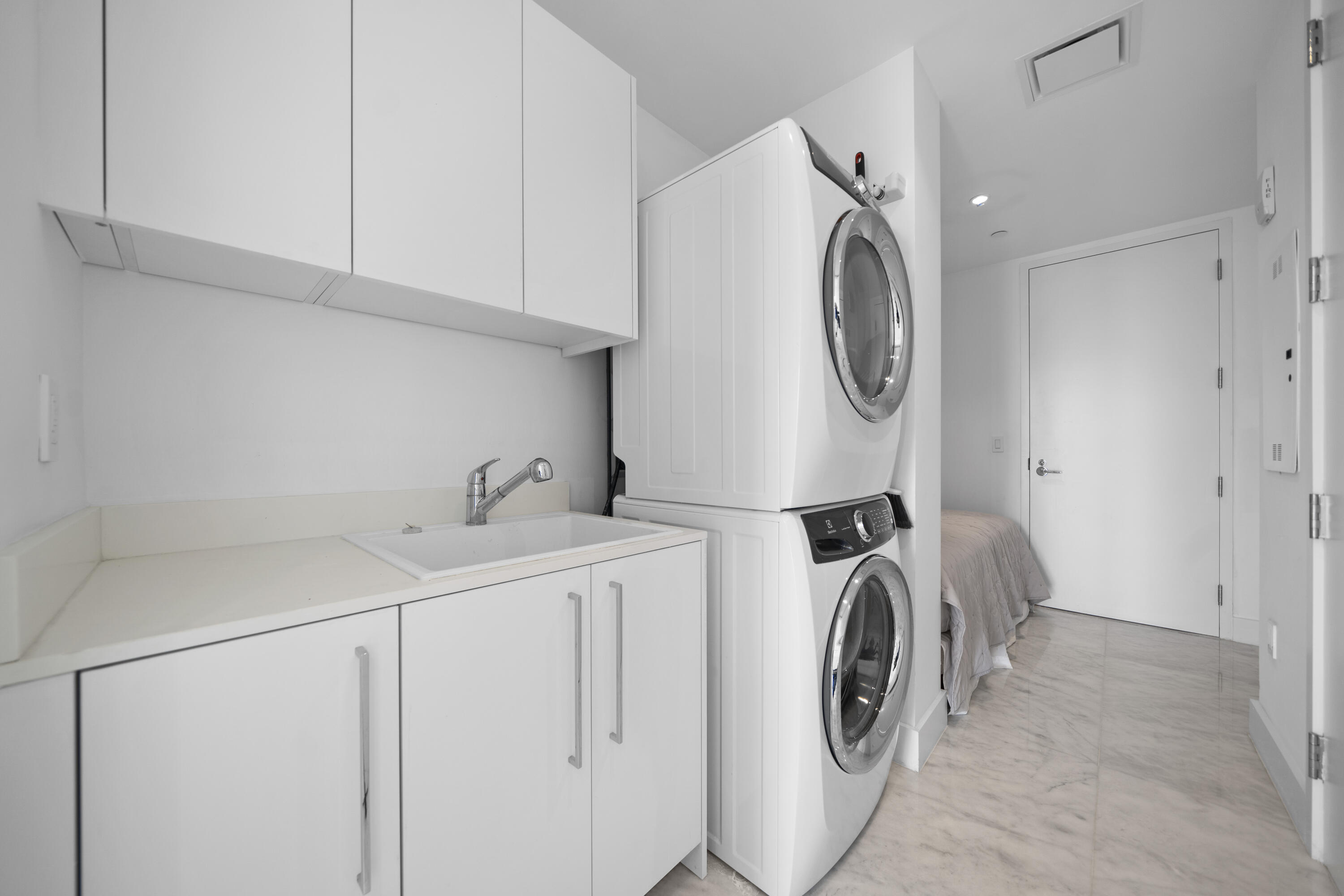 15701 Collins #3901, Sunny Isles Beach FL 33160