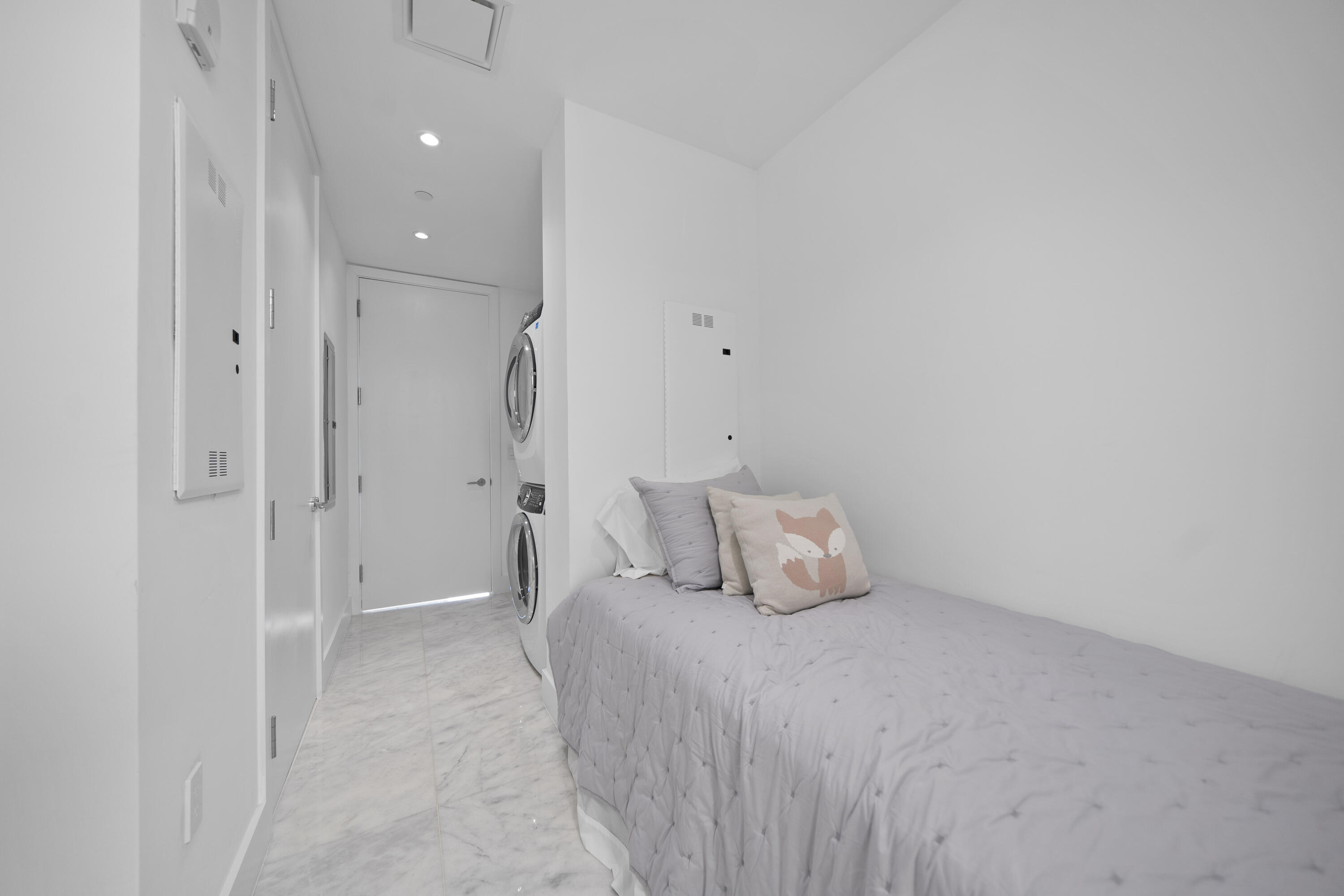 15701 Collins #3901, Sunny Isles Beach FL 33160