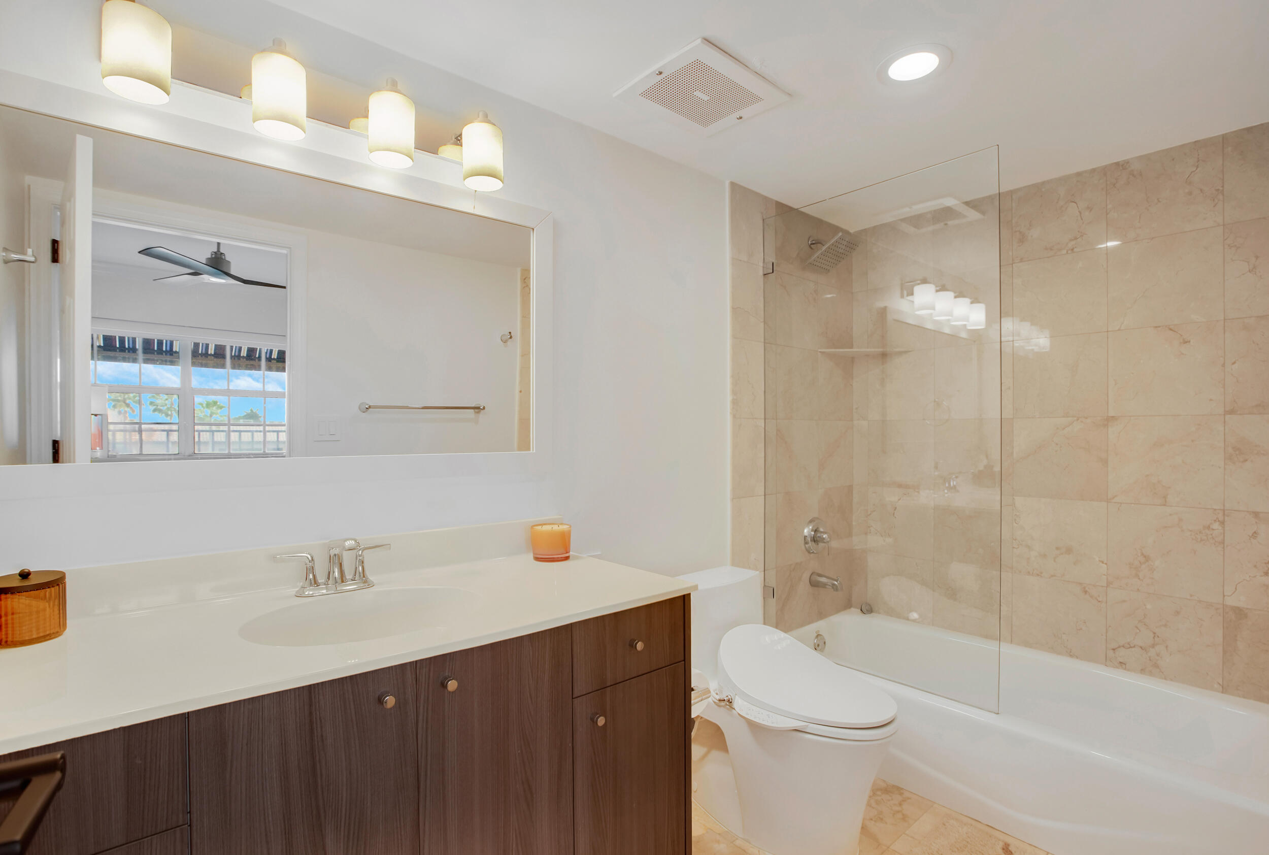 1111 E Las Olas #410, Fort Lauderdale FL 33301