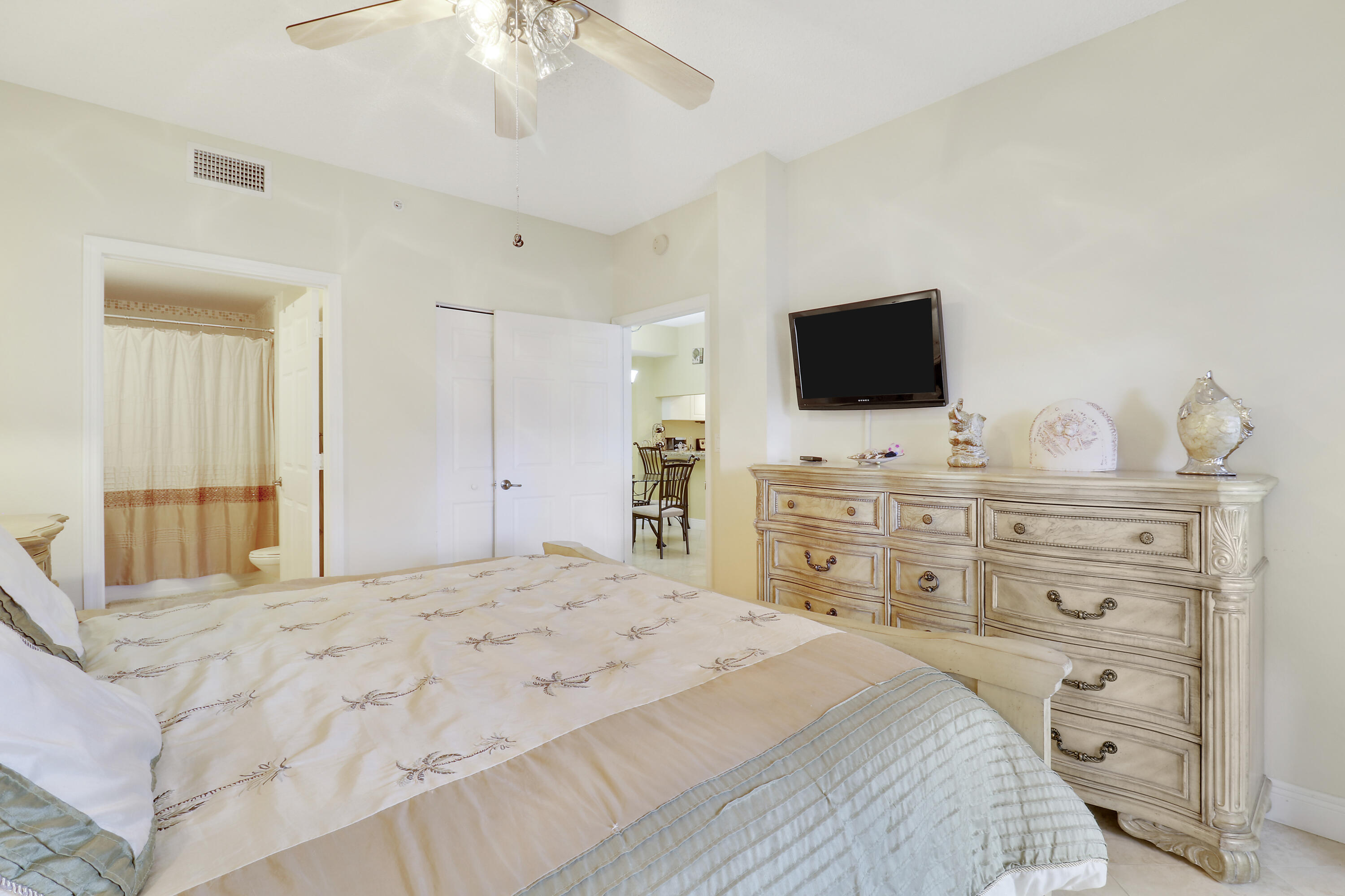 2802 Sarento #204, Palm Beach Gardens FL 33410