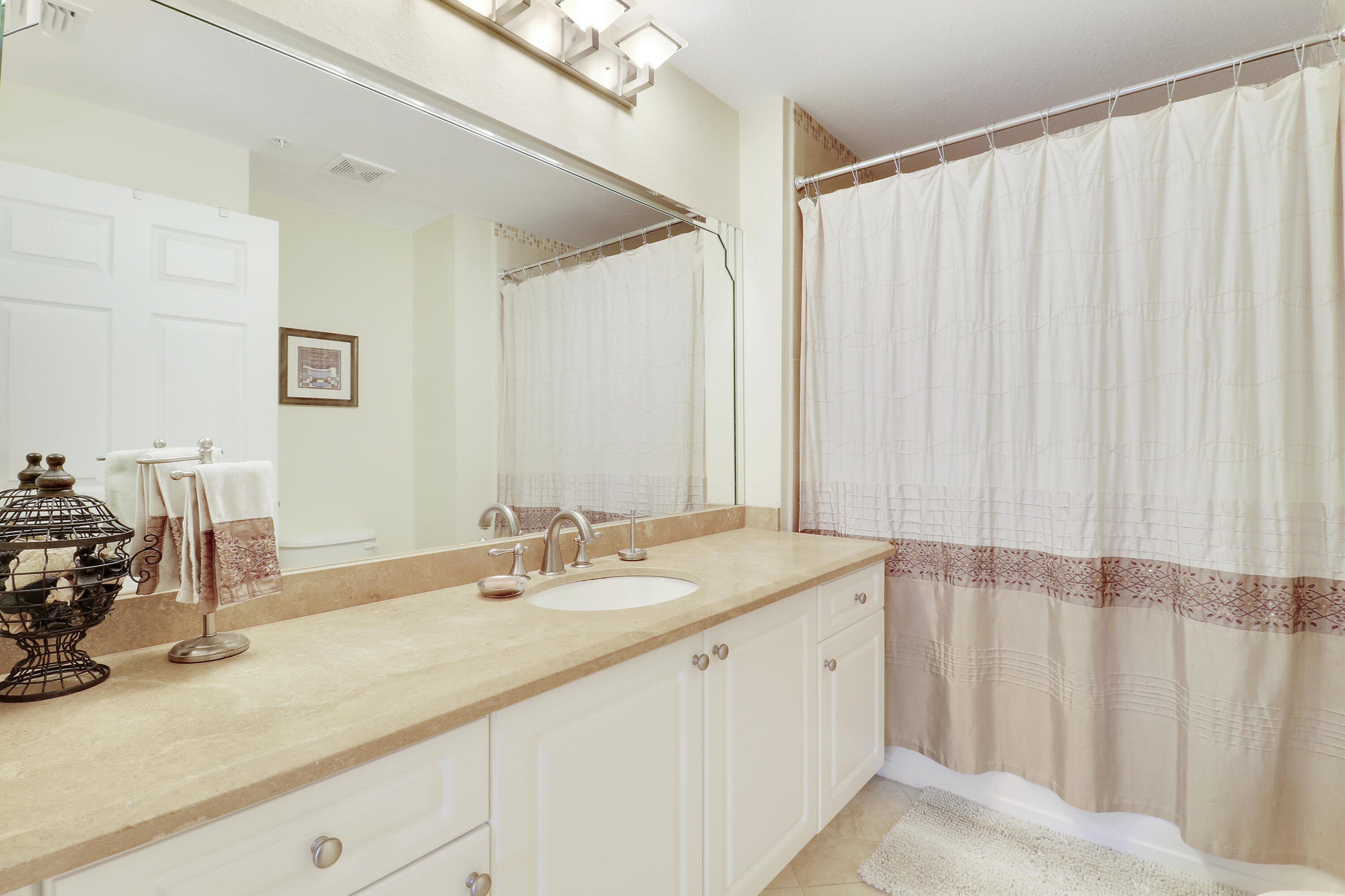 2802 Sarento #204, Palm Beach Gardens FL 33410