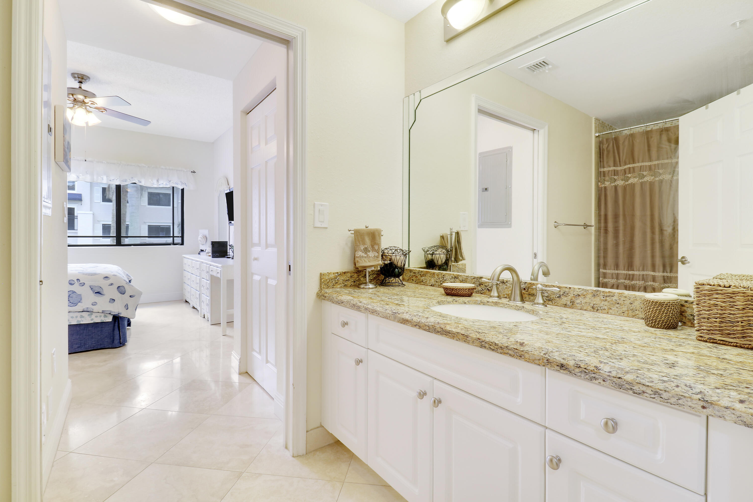 2802 Sarento #204, Palm Beach Gardens FL 33410