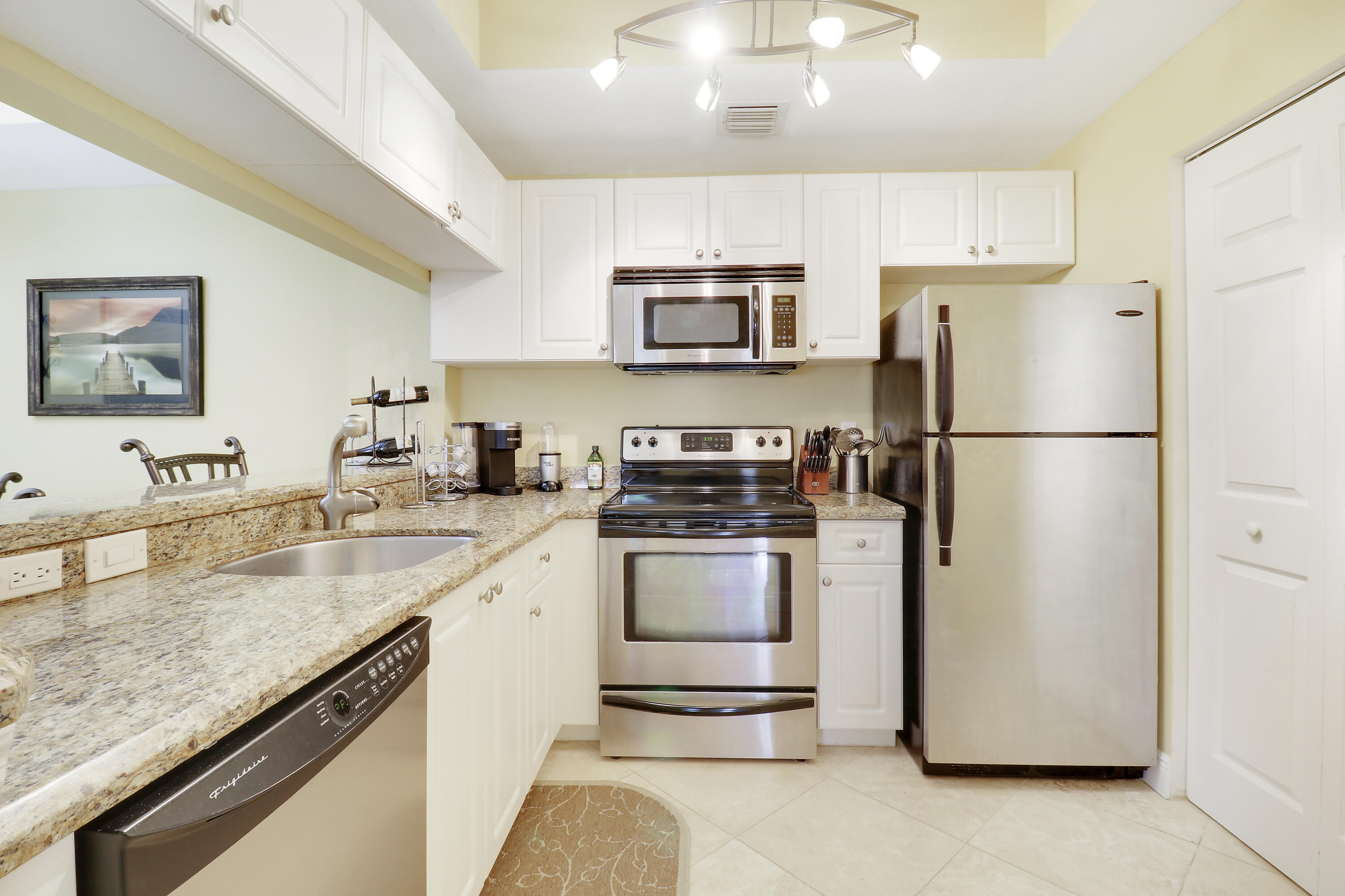 2802 Sarento #204, Palm Beach Gardens FL 33410