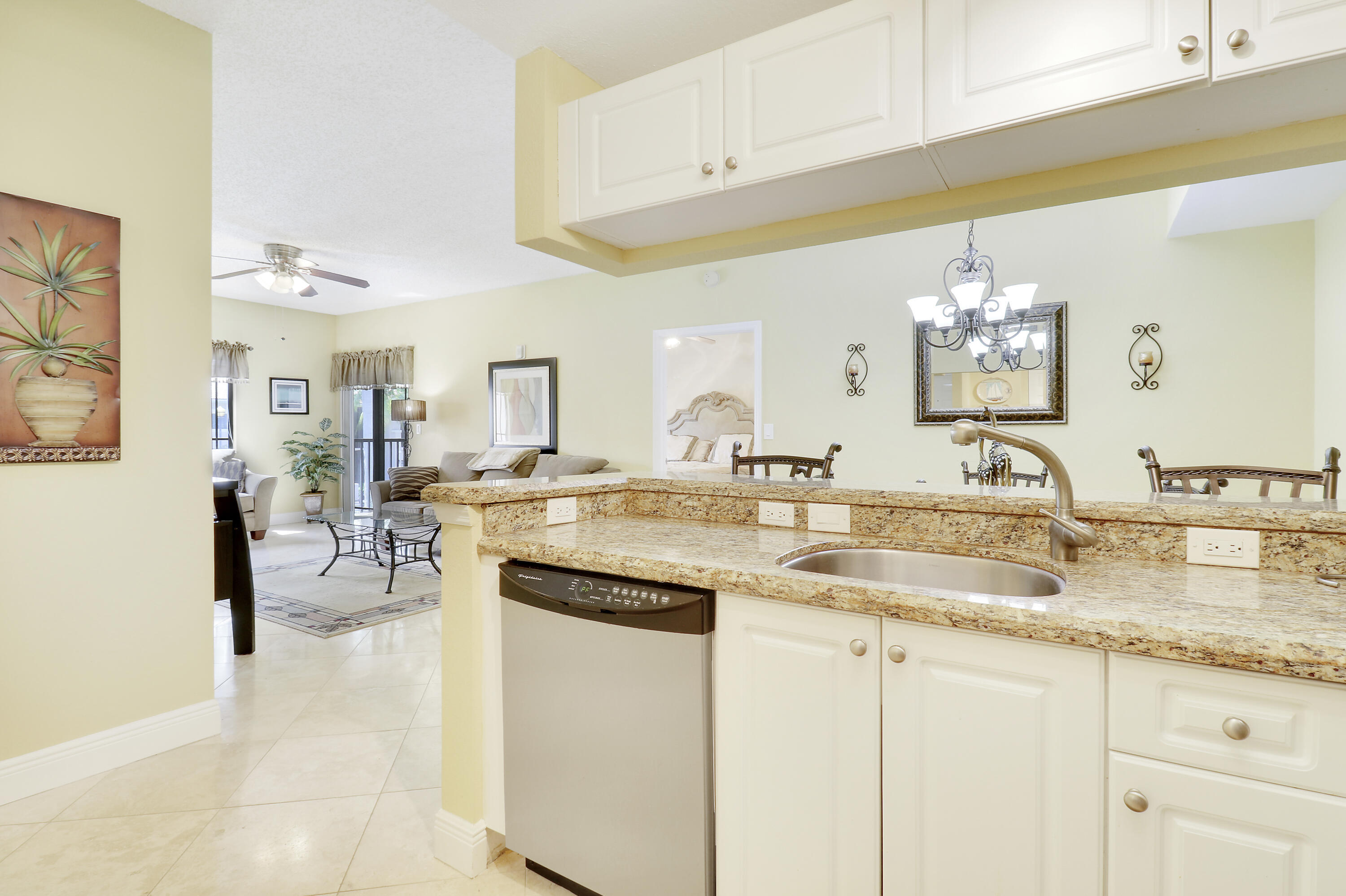 2802 Sarento #204, Palm Beach Gardens FL 33410