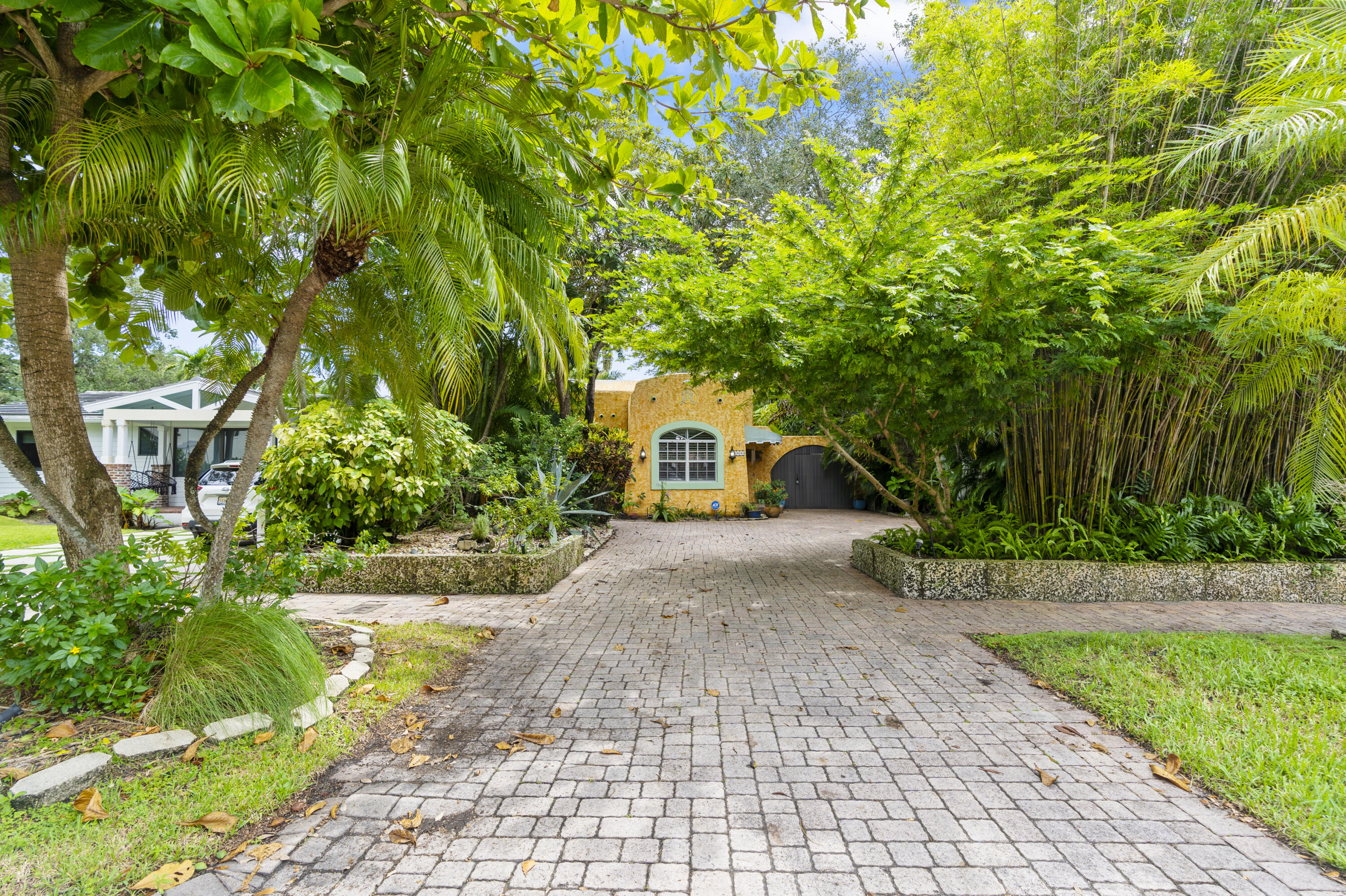 614 SE 5th, Fort Lauderdale FL 33301