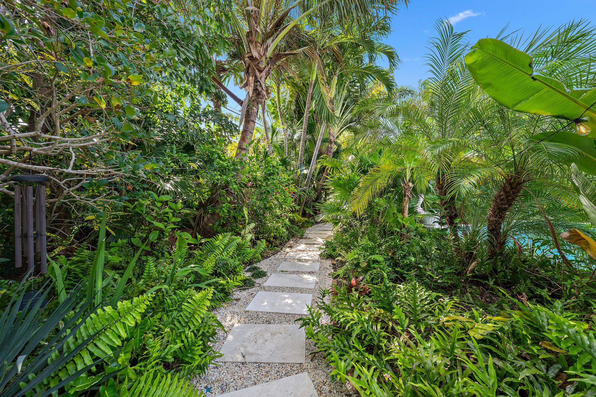 7704 Martin, West Palm Beach FL 33405