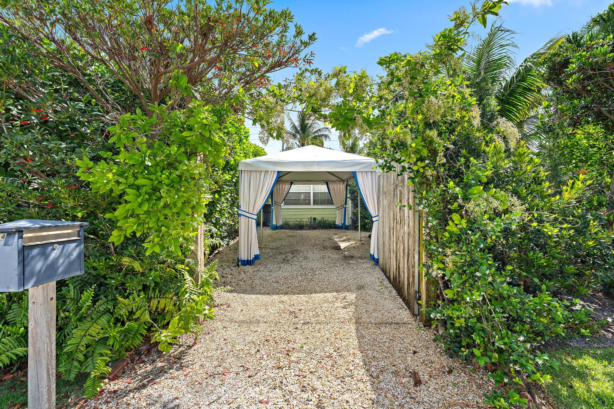 7704 Martin, West Palm Beach FL 33405