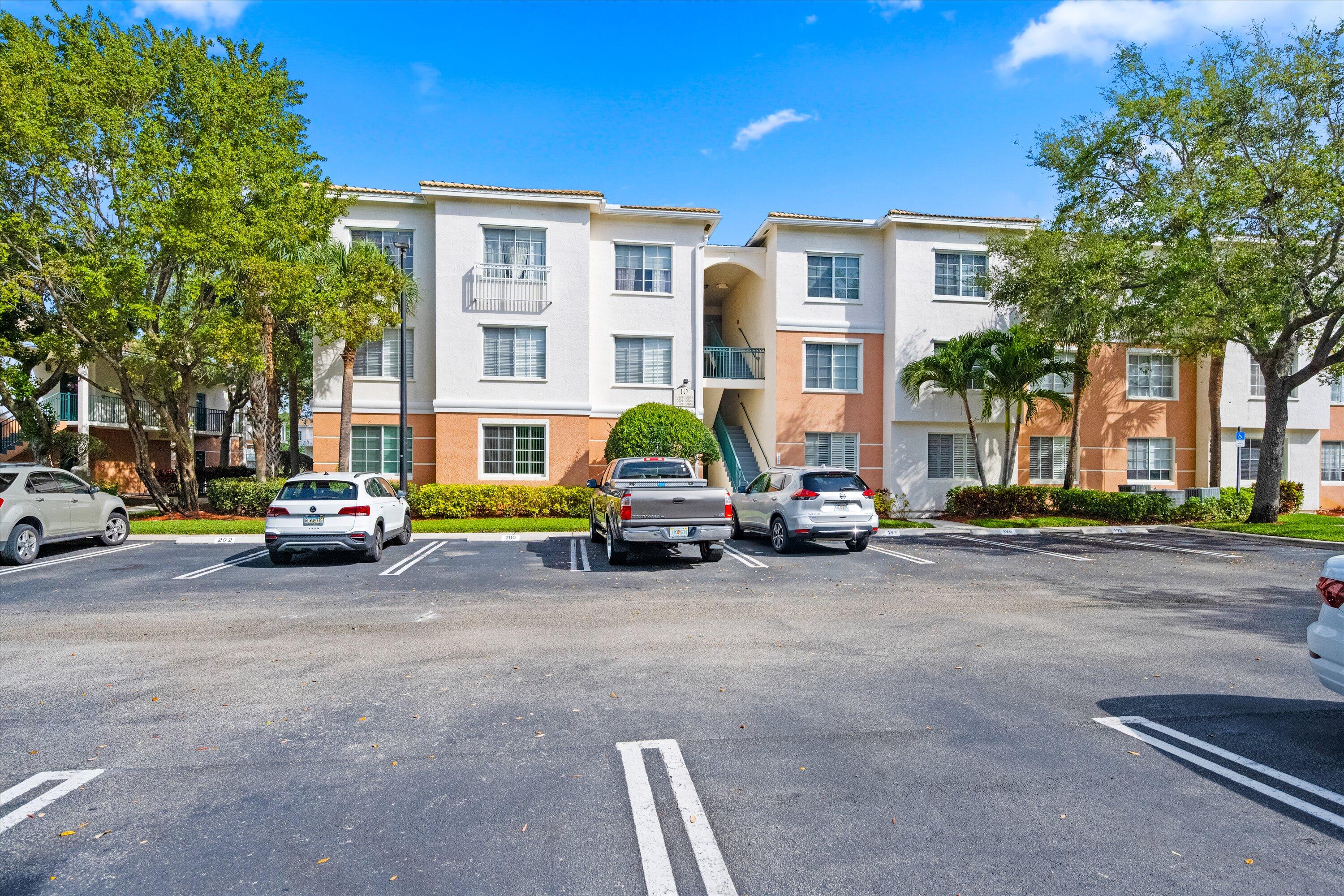 10203 Myrtlewood, Palm Beach Gardens FL 33418