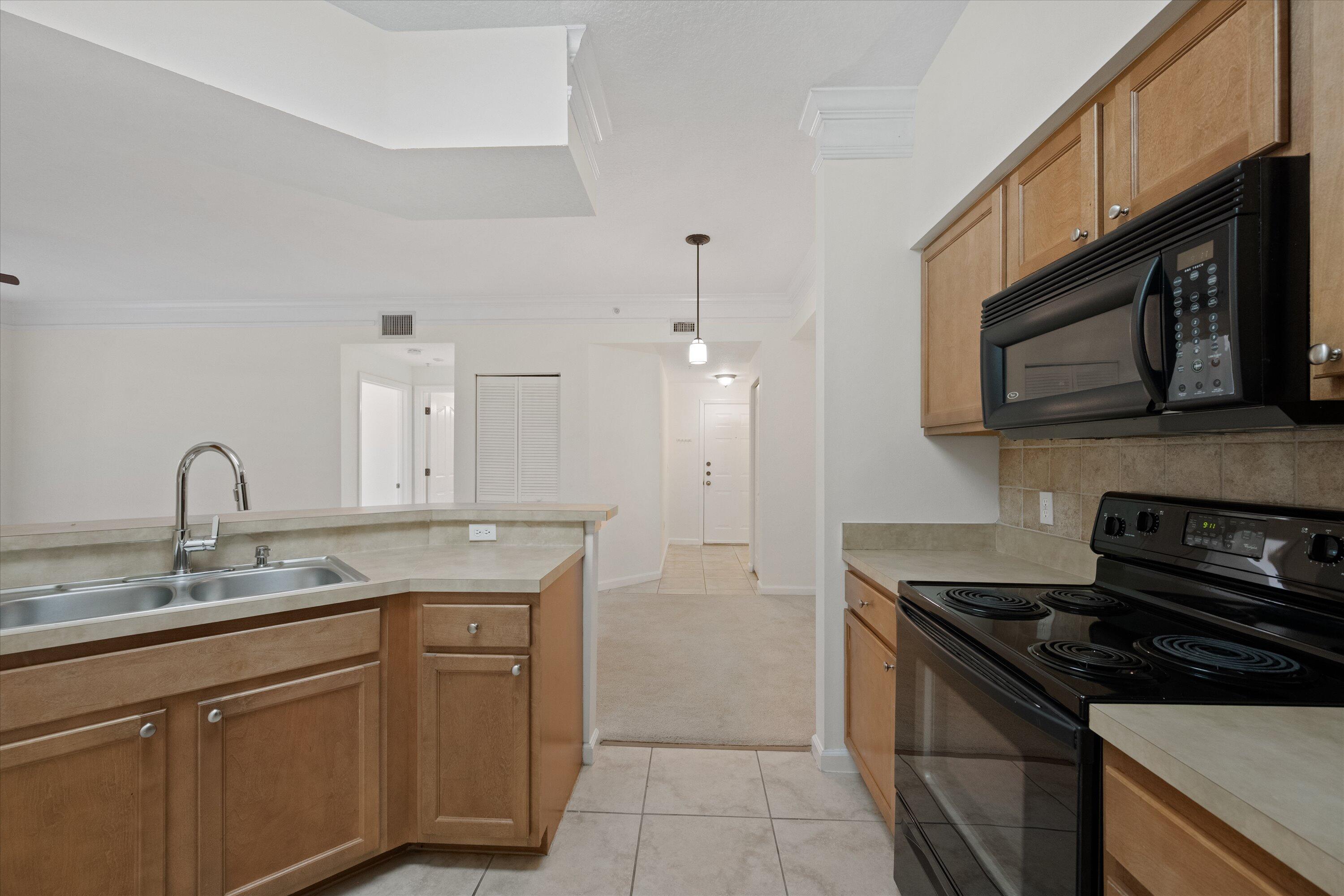 10203 Myrtlewood, Palm Beach Gardens FL 33418